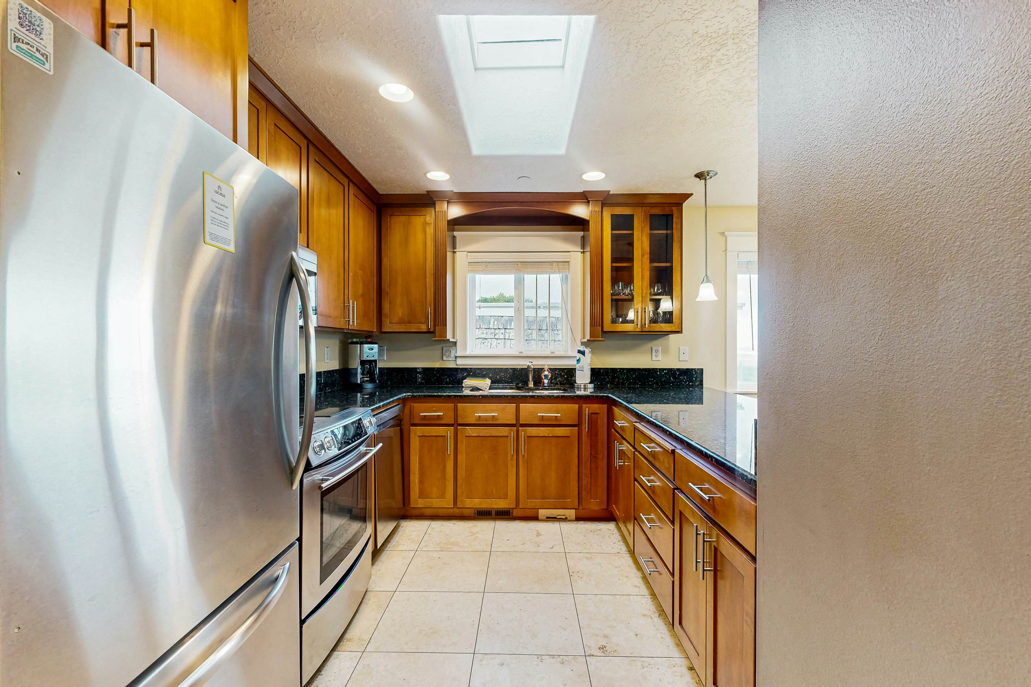 Luxurious Oceanfront House w/ Ocean Views & Beach Access - Dogs OK