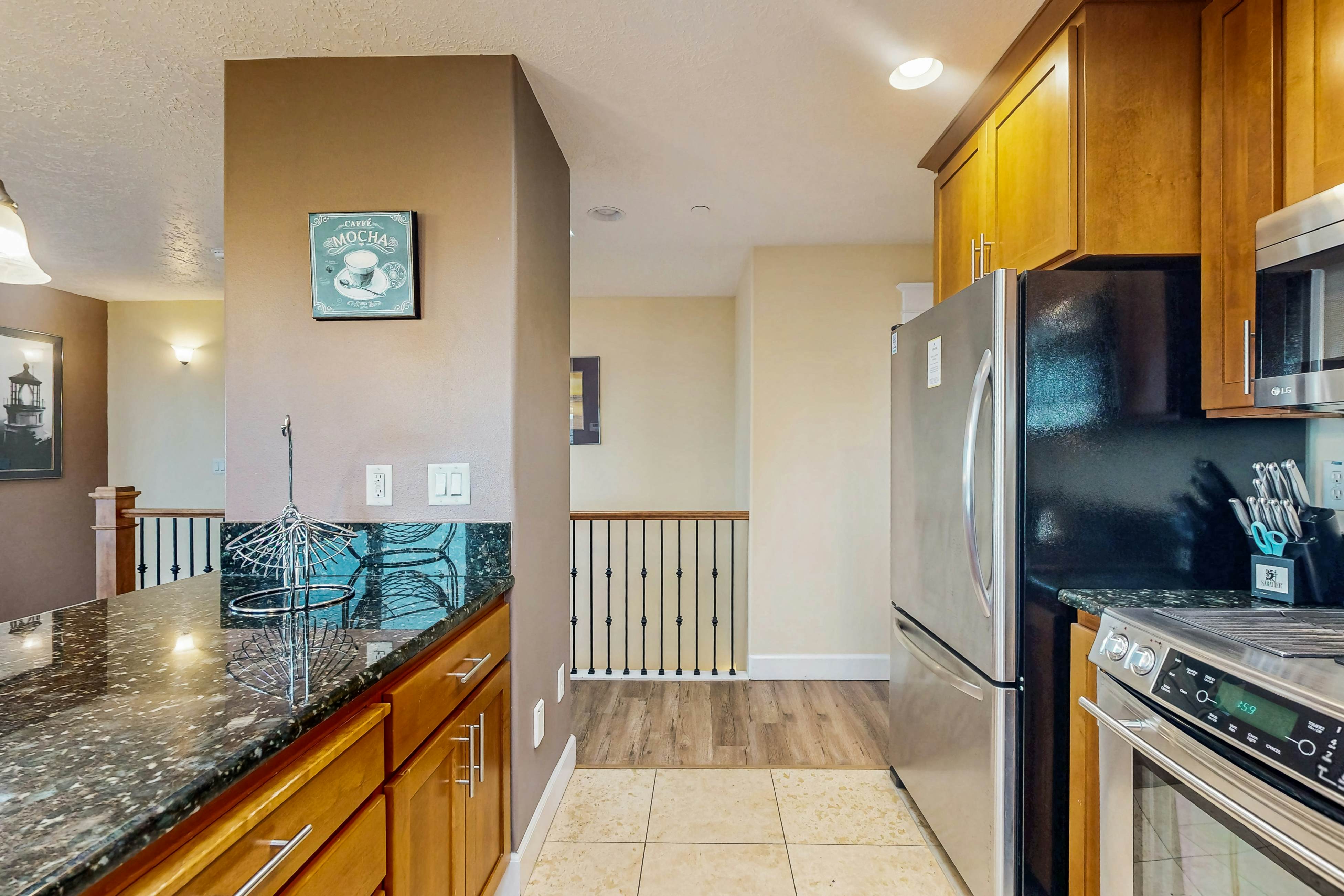 Luxurious Oceanfront House w/ Ocean Views & Beach Access - Dogs OK