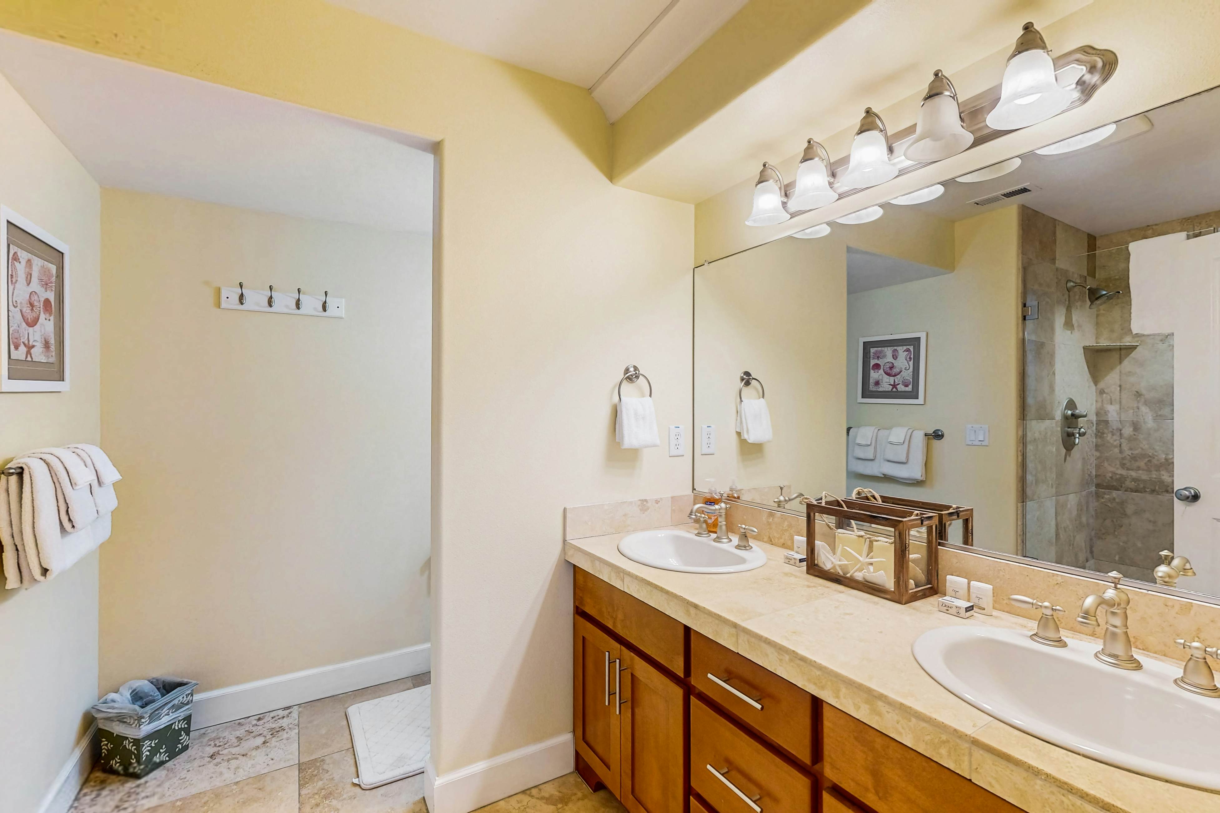 Luxurious Oceanfront House w/ Ocean Views & Beach Access - Dogs OK