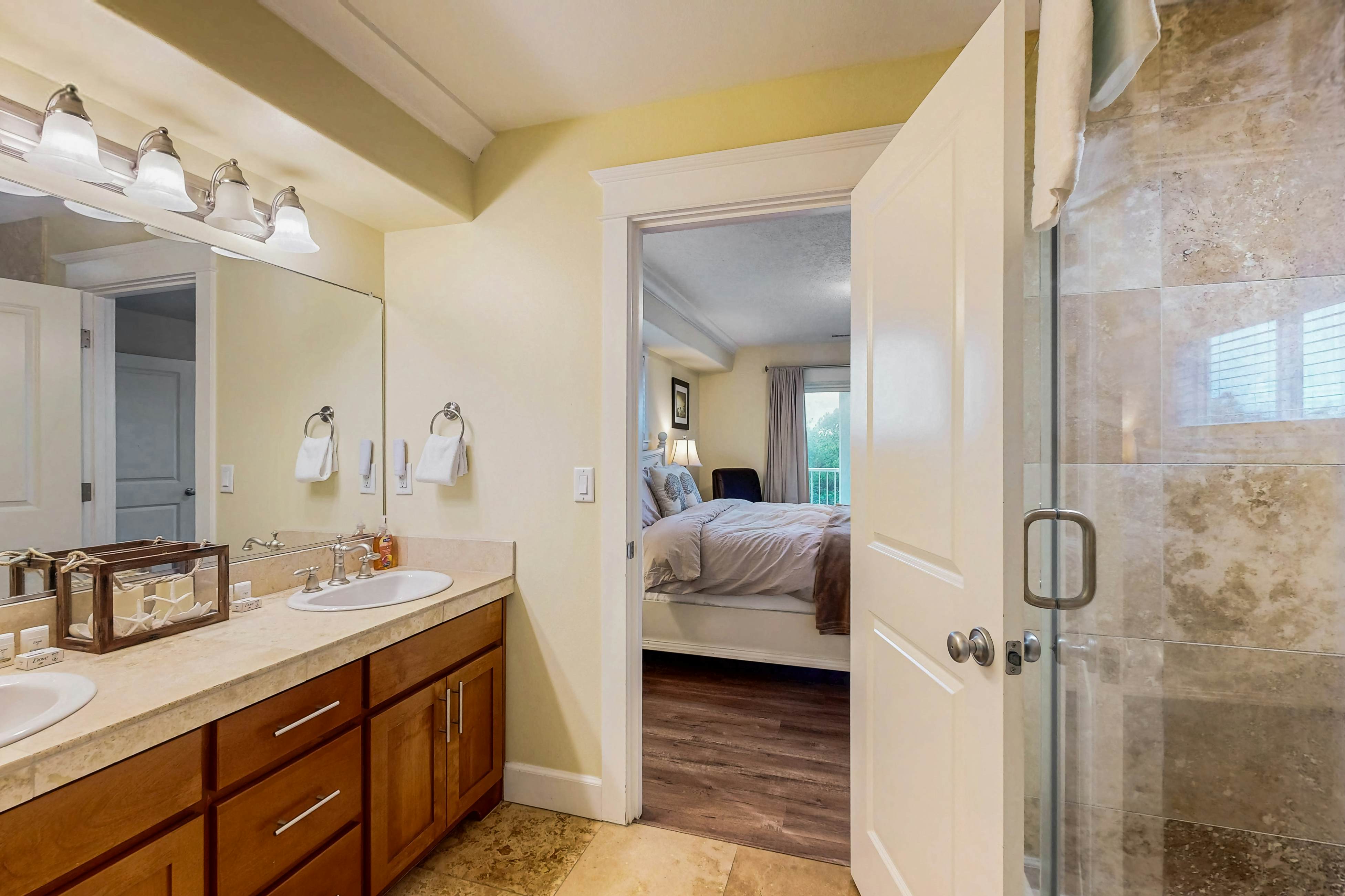 Luxurious Oceanfront House w/ Ocean Views & Beach Access - Dogs OK