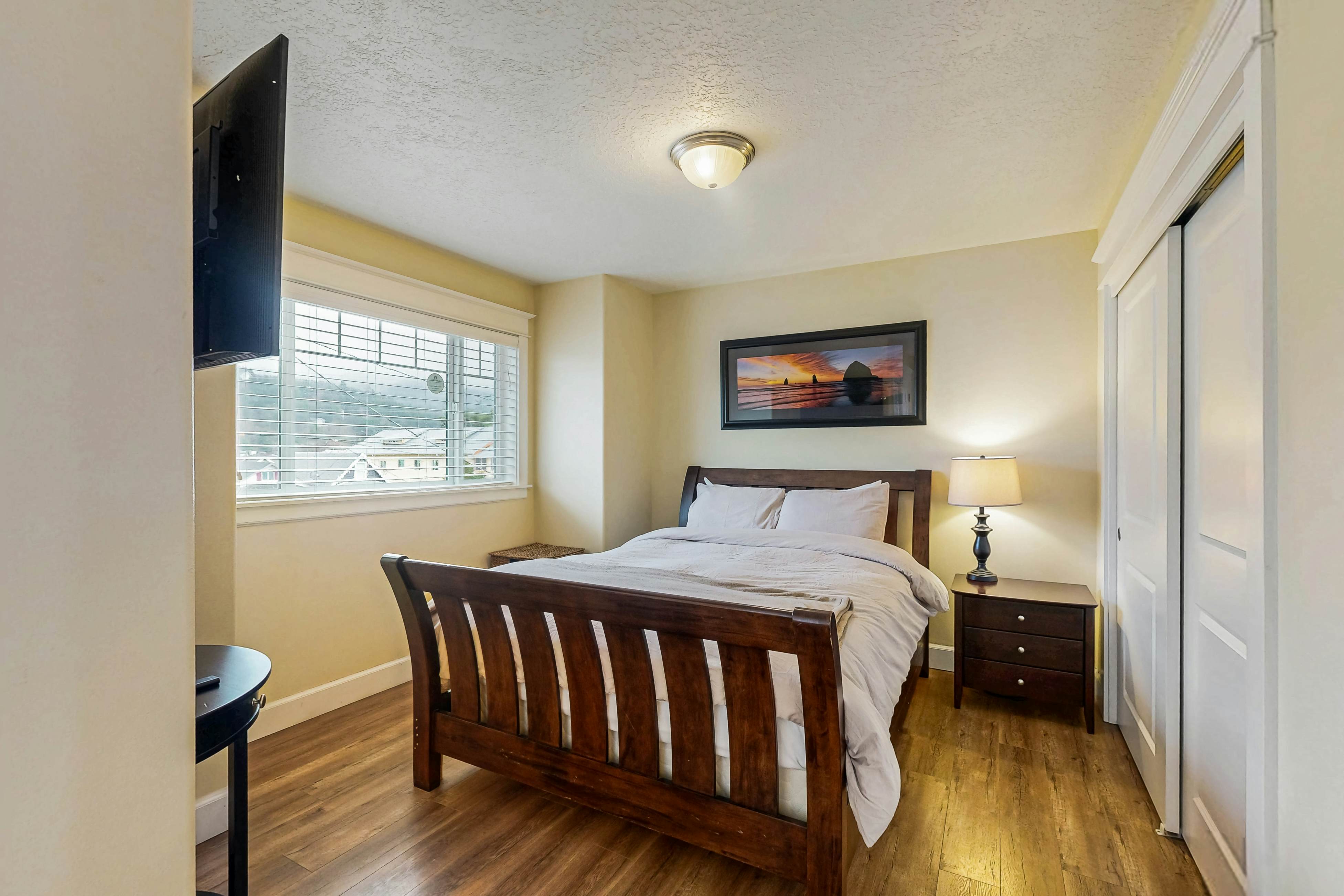 Luxurious Oceanfront House w/ Ocean Views & Beach Access - Dogs OK