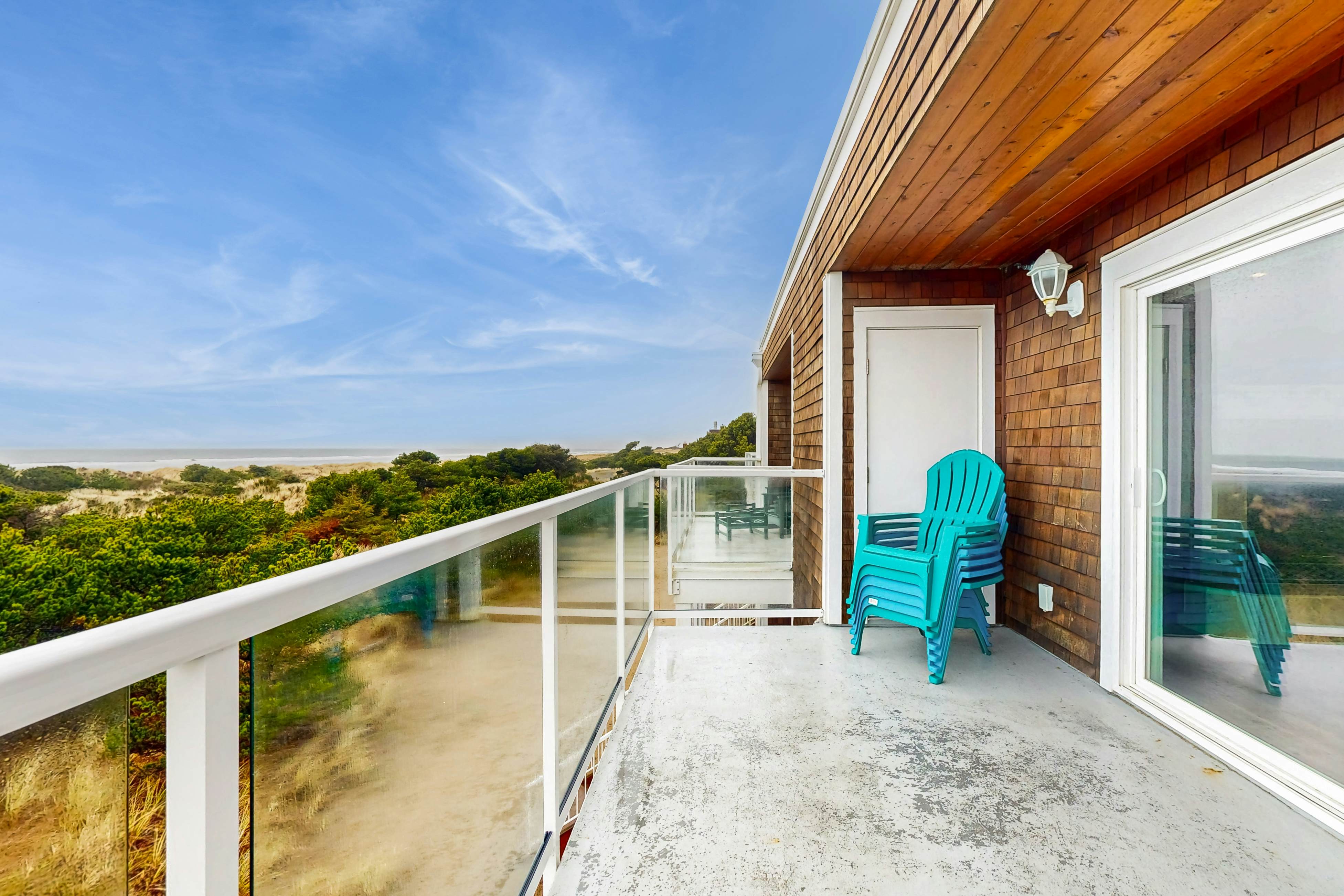 Luxurious Oceanfront House w/ Ocean Views & Beach Access - Dogs OK