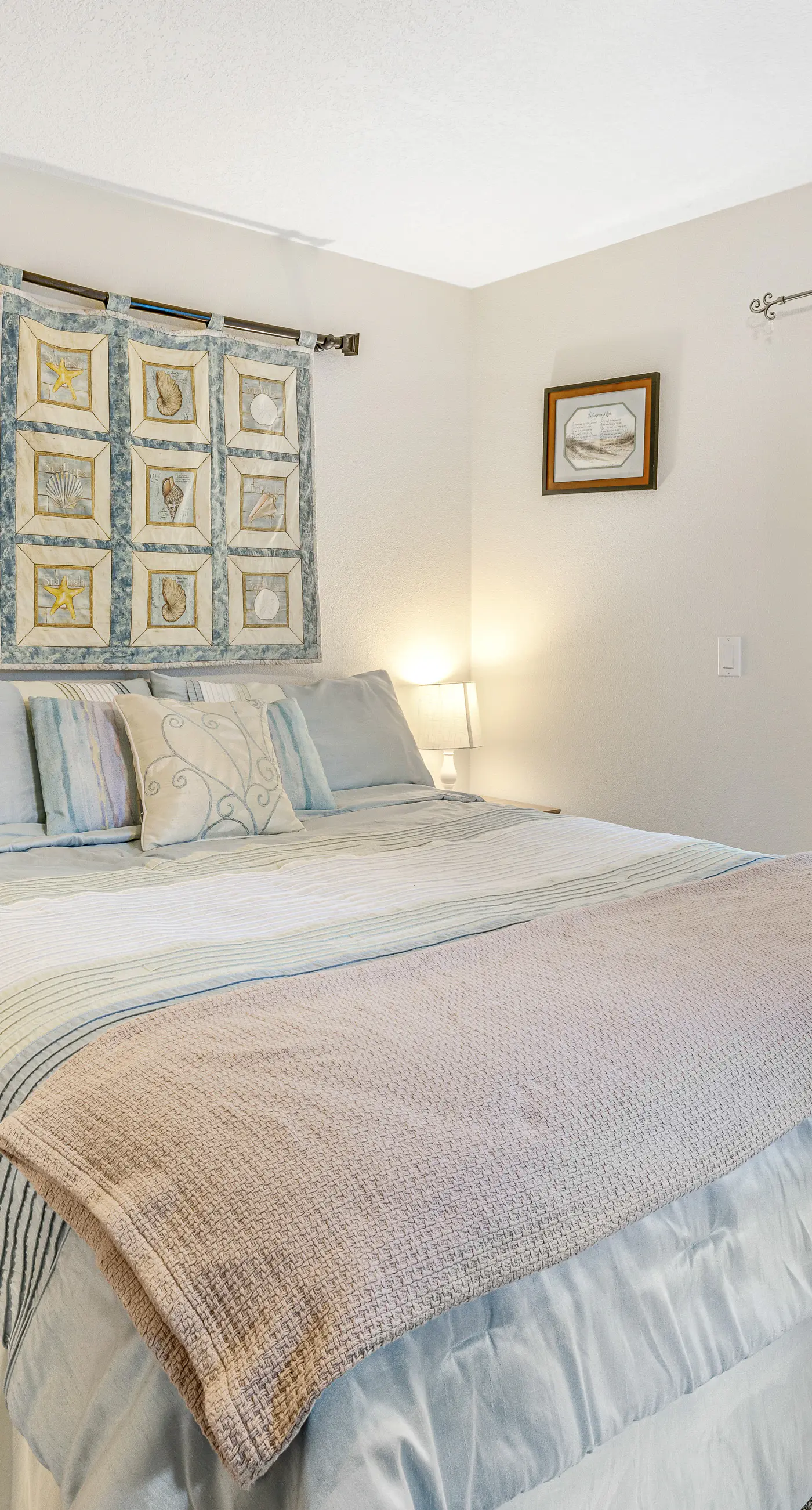 Dog Friendly Home Just a Half Mile Walk to the Beach and Heart of Town