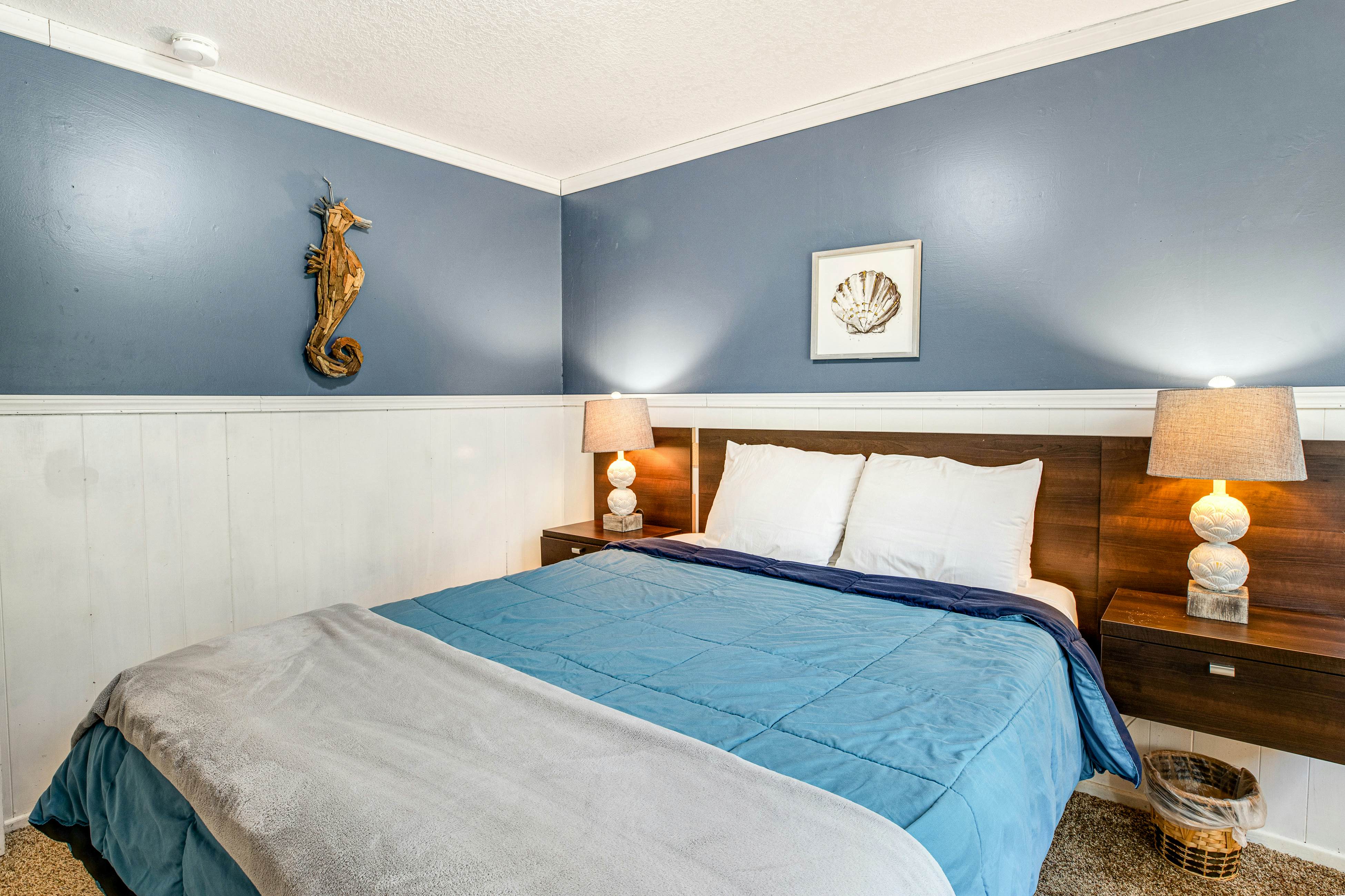 Dog-Friendly Home with Private Hot Tub & Game Room - Near the Beach & Nedonna Lake