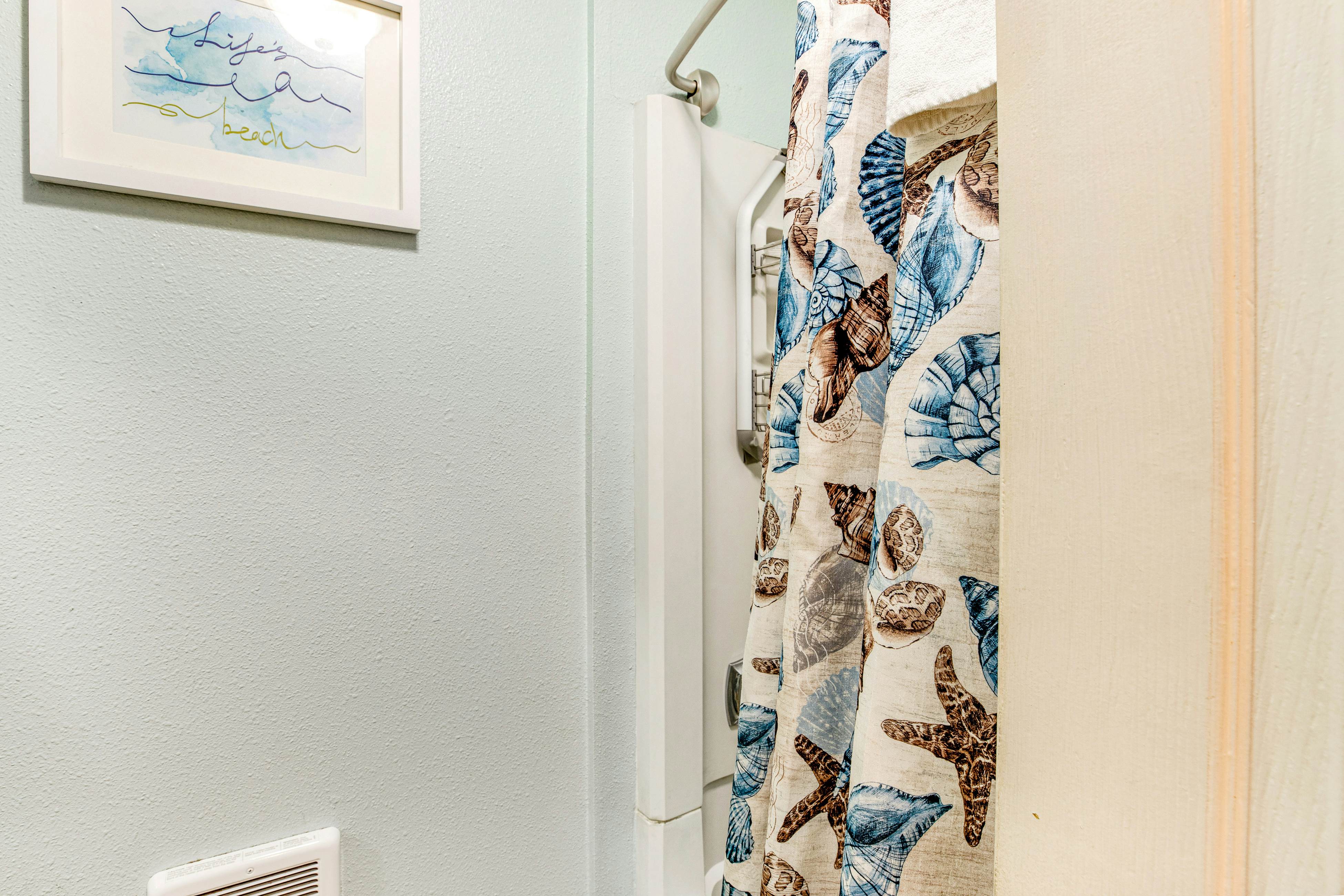 Dog-Friendly Home with Private Hot Tub & Game Room - Near the Beach & Nedonna Lake