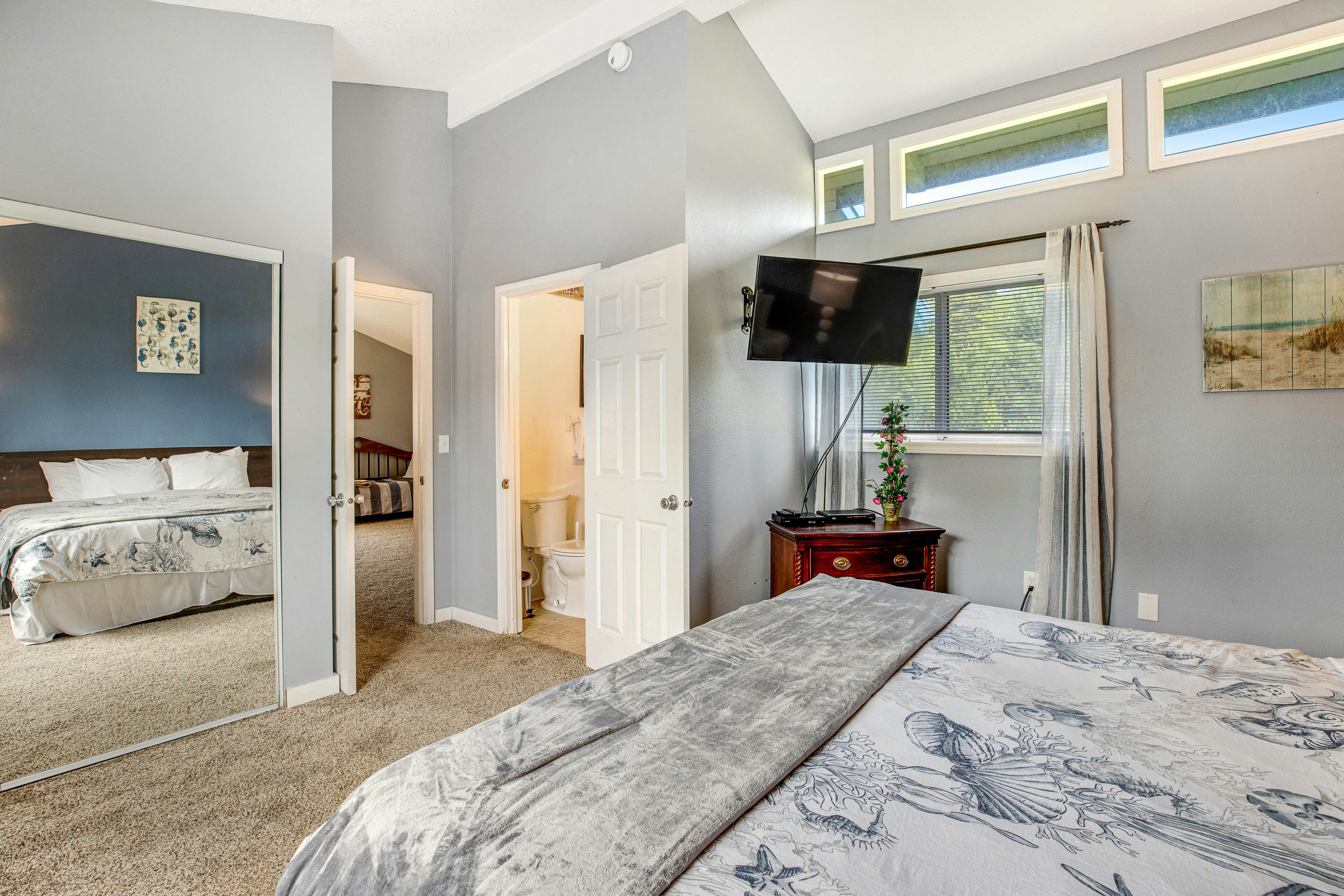 Dog-Friendly Home with Private Hot Tub & Game Room - Near the Beach & Nedonna Lake