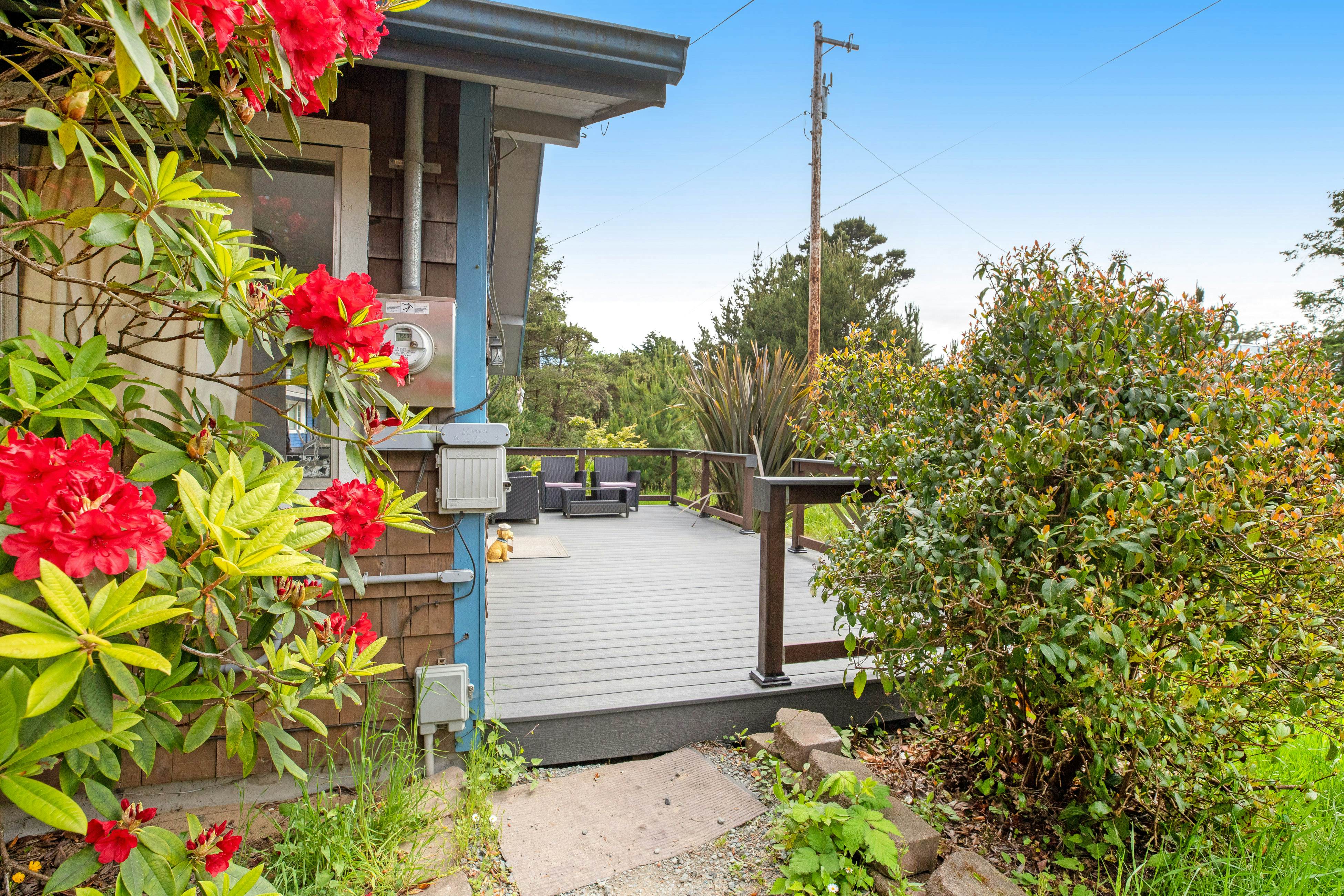 Dog-Friendly Home with Private Hot Tub & Game Room - Near the Beach & Nedonna Lake