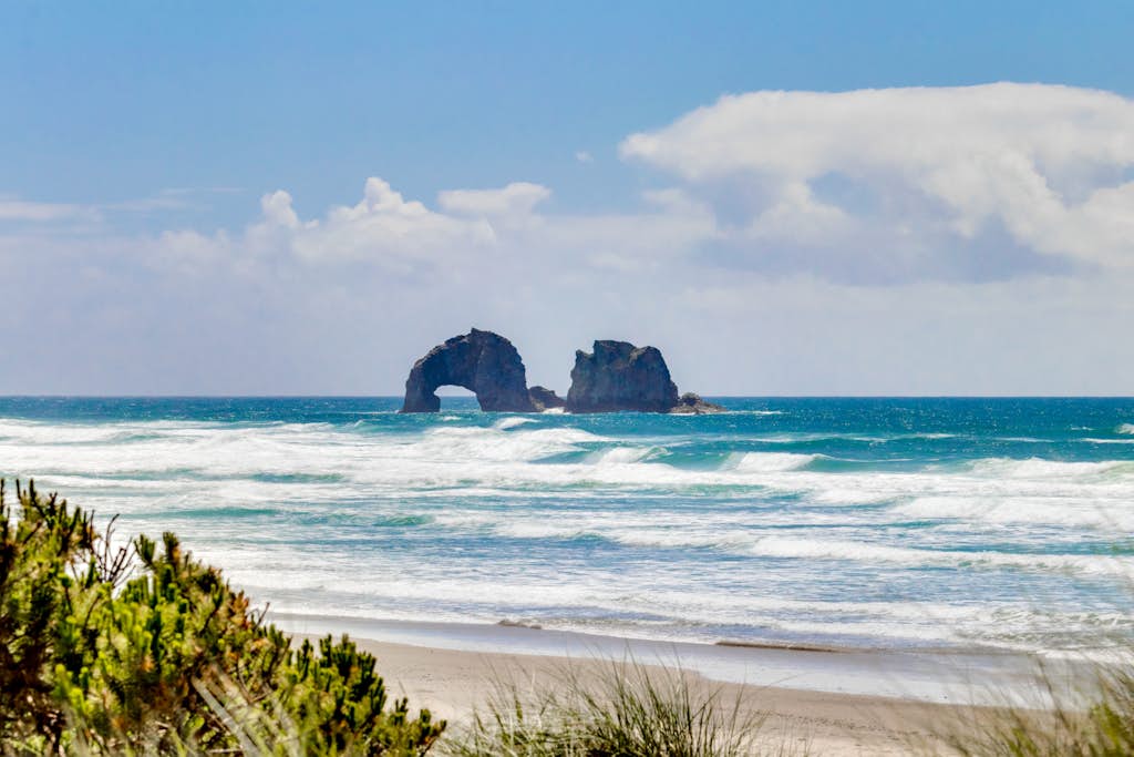 Modern Condo with Gorgeous Views Balcony and WiFi Quick Walk to Beach