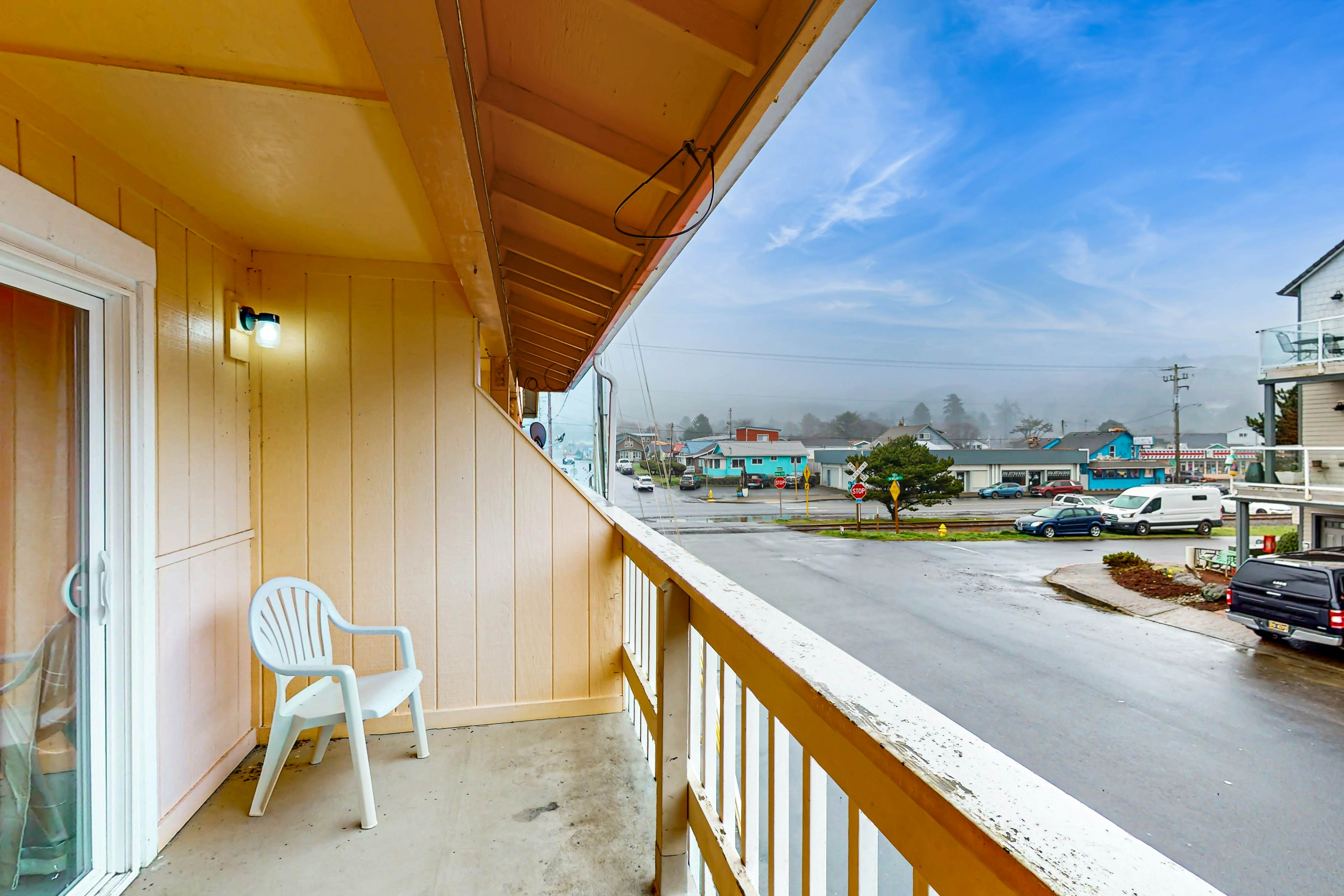 Dog-Friendly Motel Room Located Near the Beach and Downtown