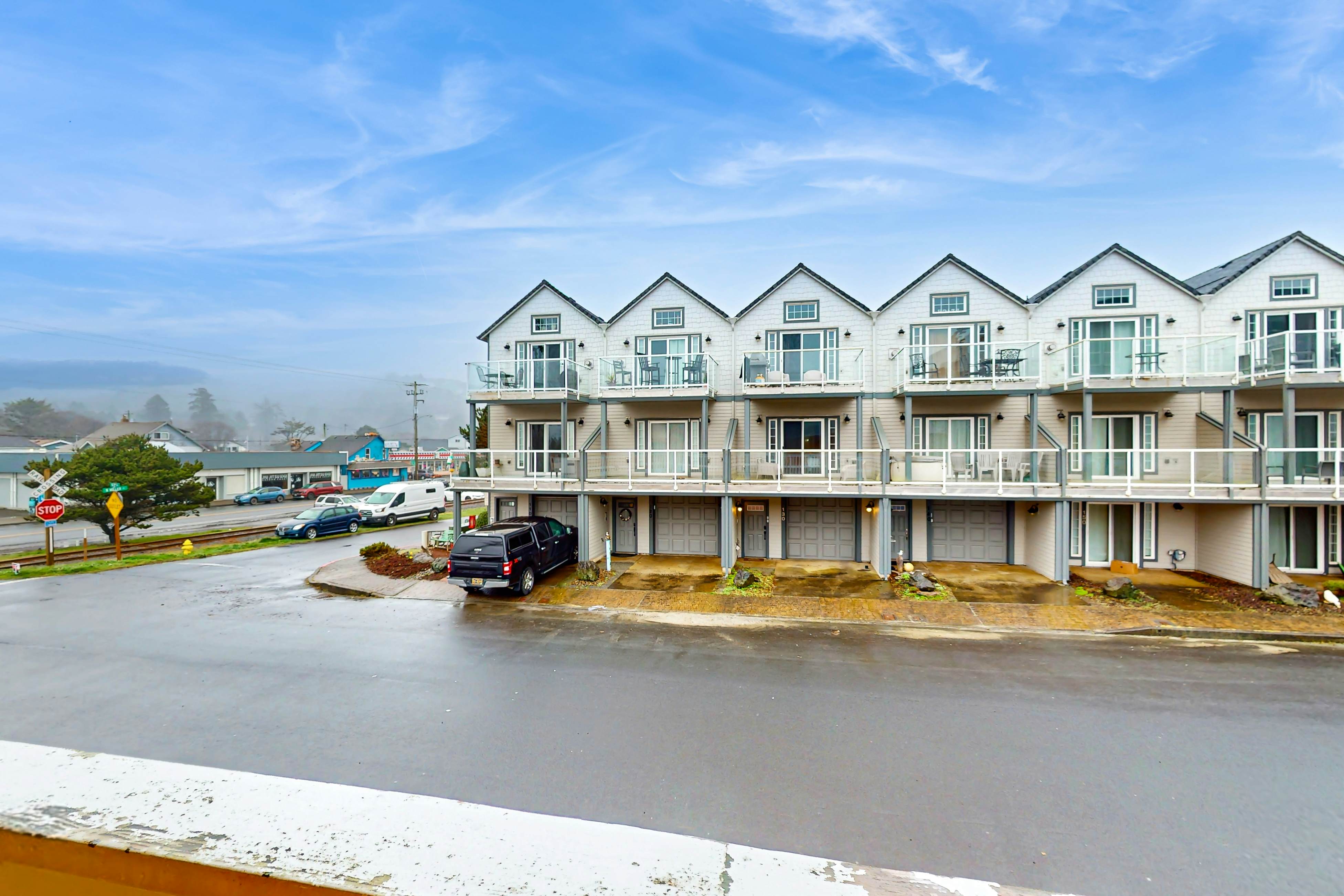 Dog-Friendly Motel Room Located Near the Beach and Downtown