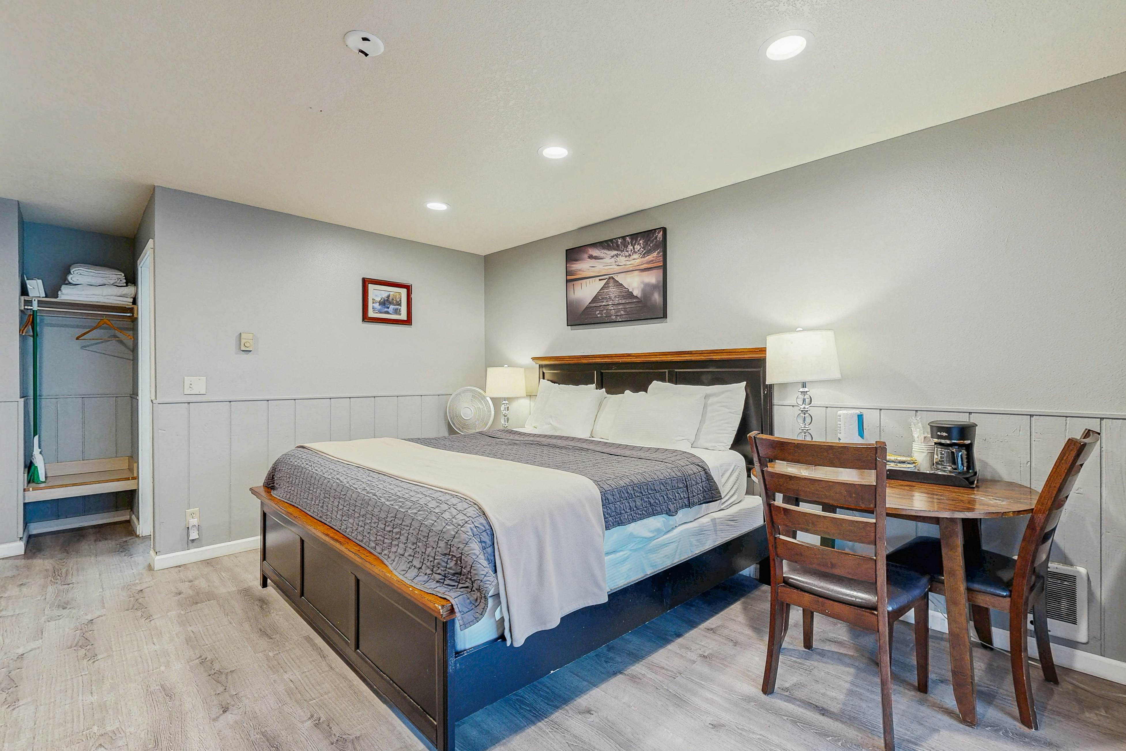 Inviting Room Blocks From the Beach and Downtown Dogs Welcome