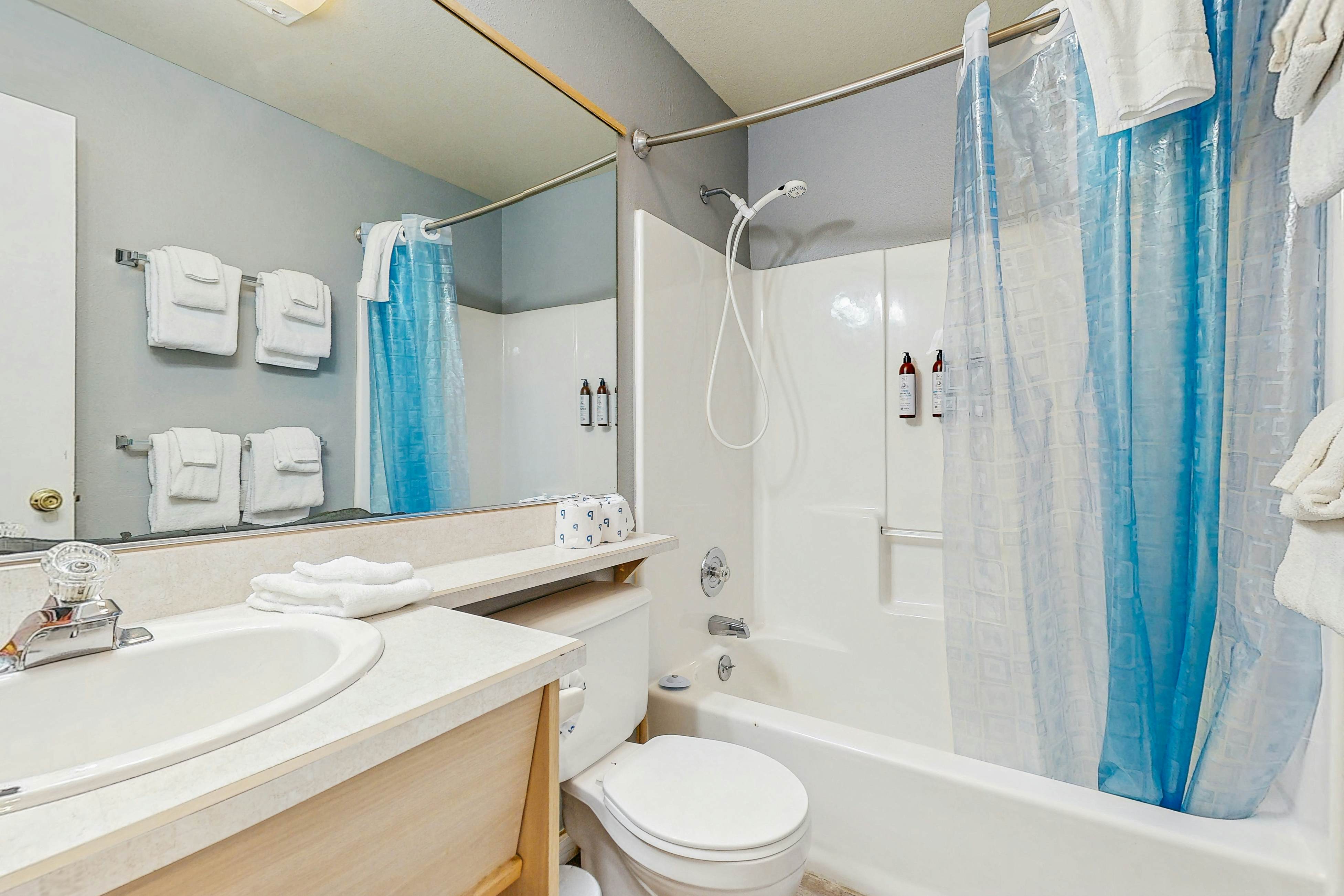 Inviting Room Blocks From the Beach and Downtown Dogs Welcome