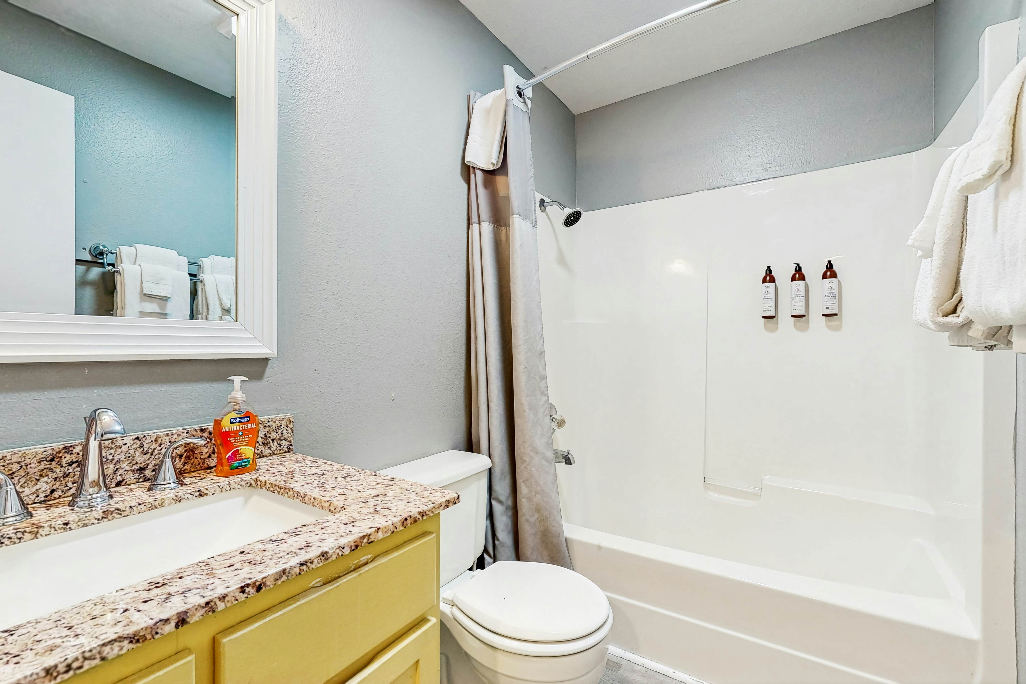 Ideally-Located Room Near Downtown & the Beach - Dog-Friendly