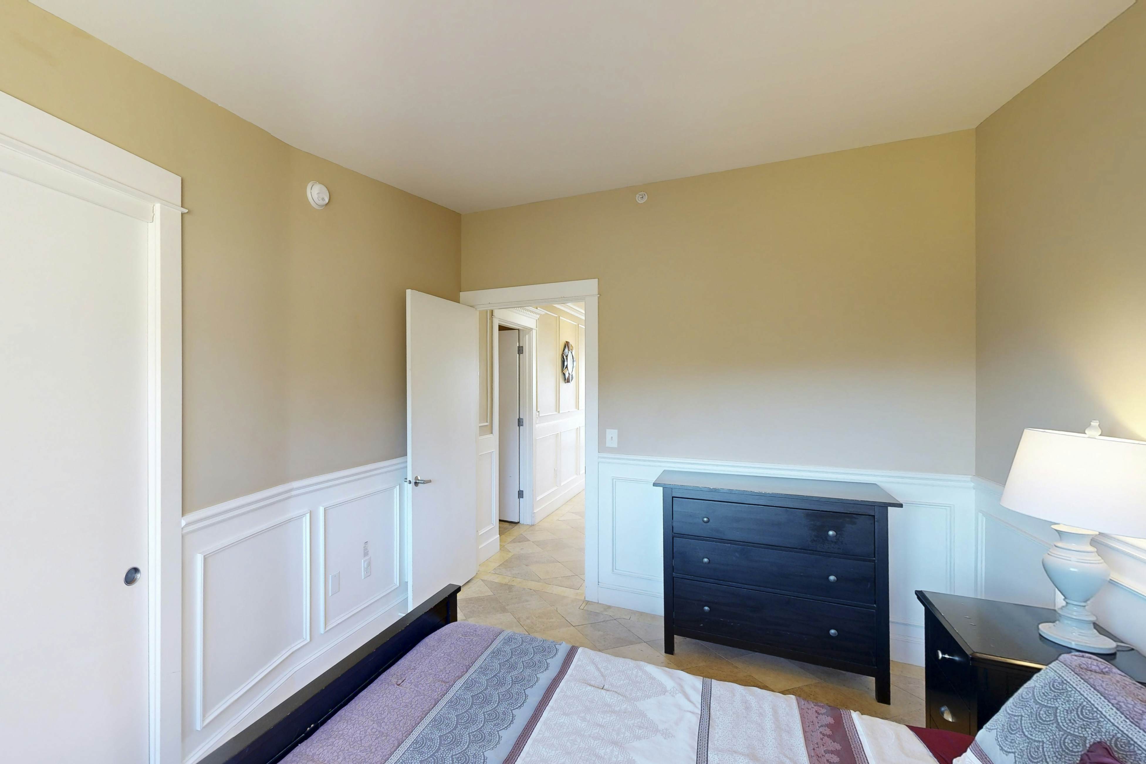 Gorgeous oceanfront condo with great views & beach access