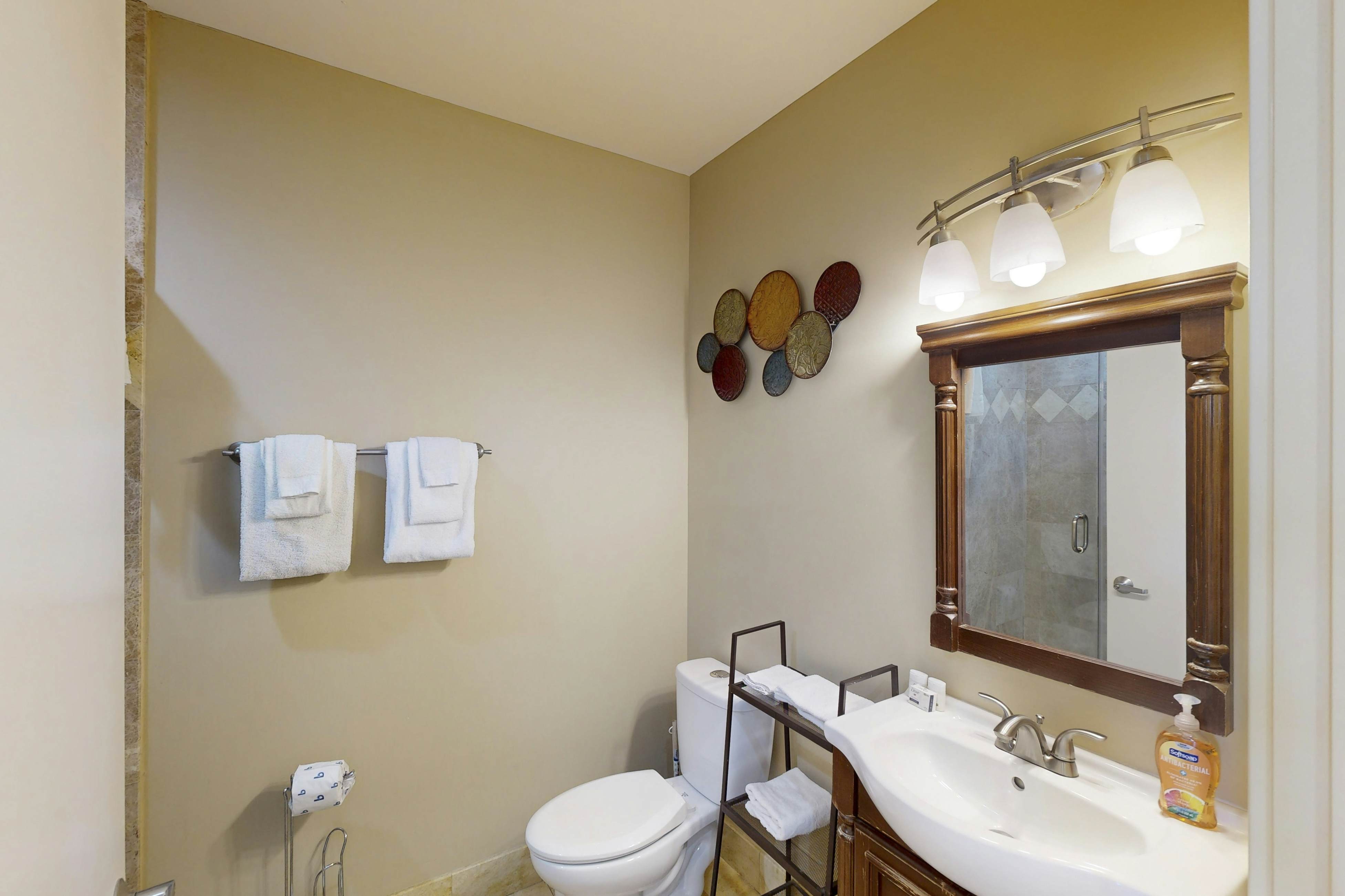 Gorgeous oceanfront condo with great views & beach access