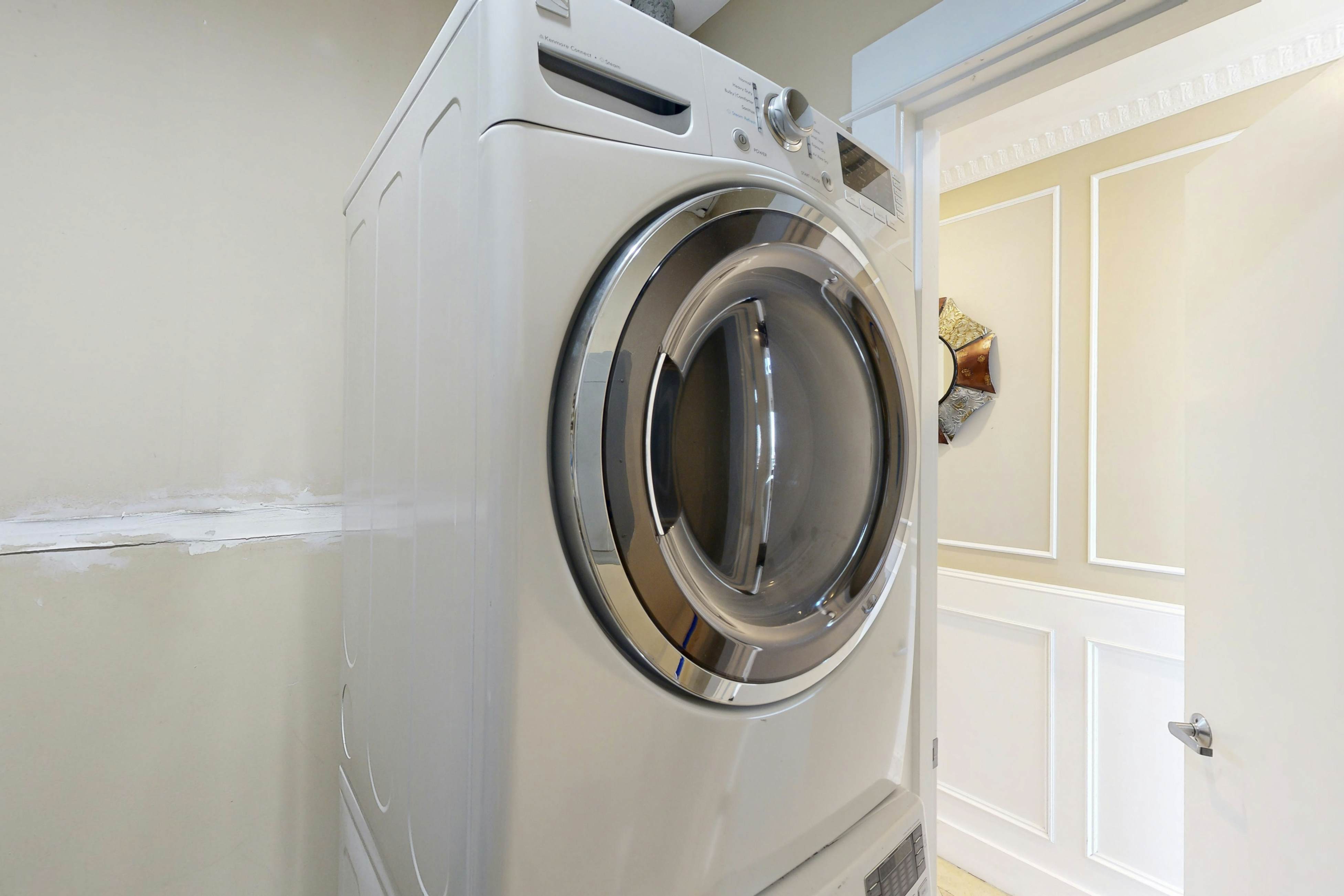 Gorgeous oceanfront condo with great views & beach access