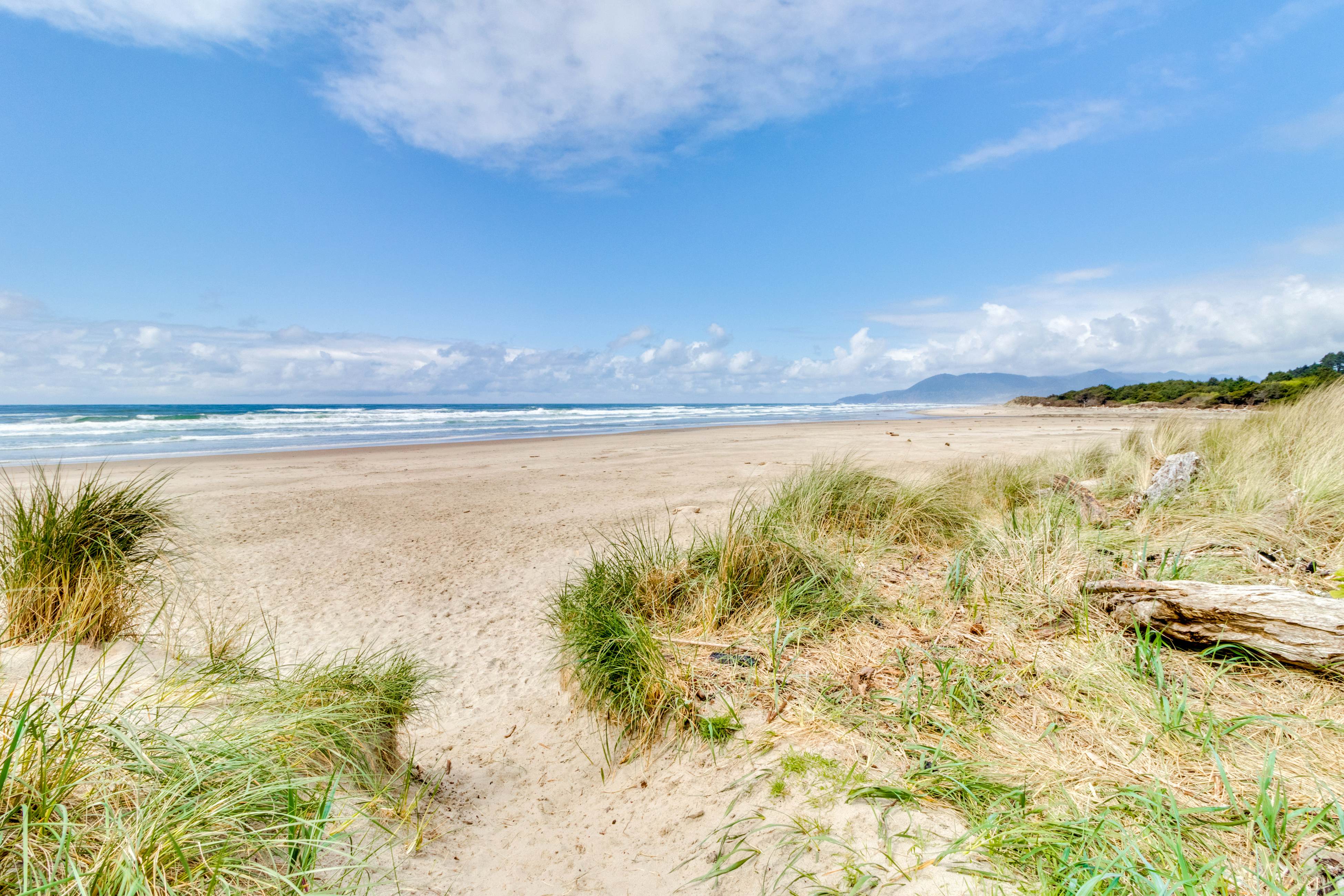 Gorgeous oceanfront condo with great views & beach access