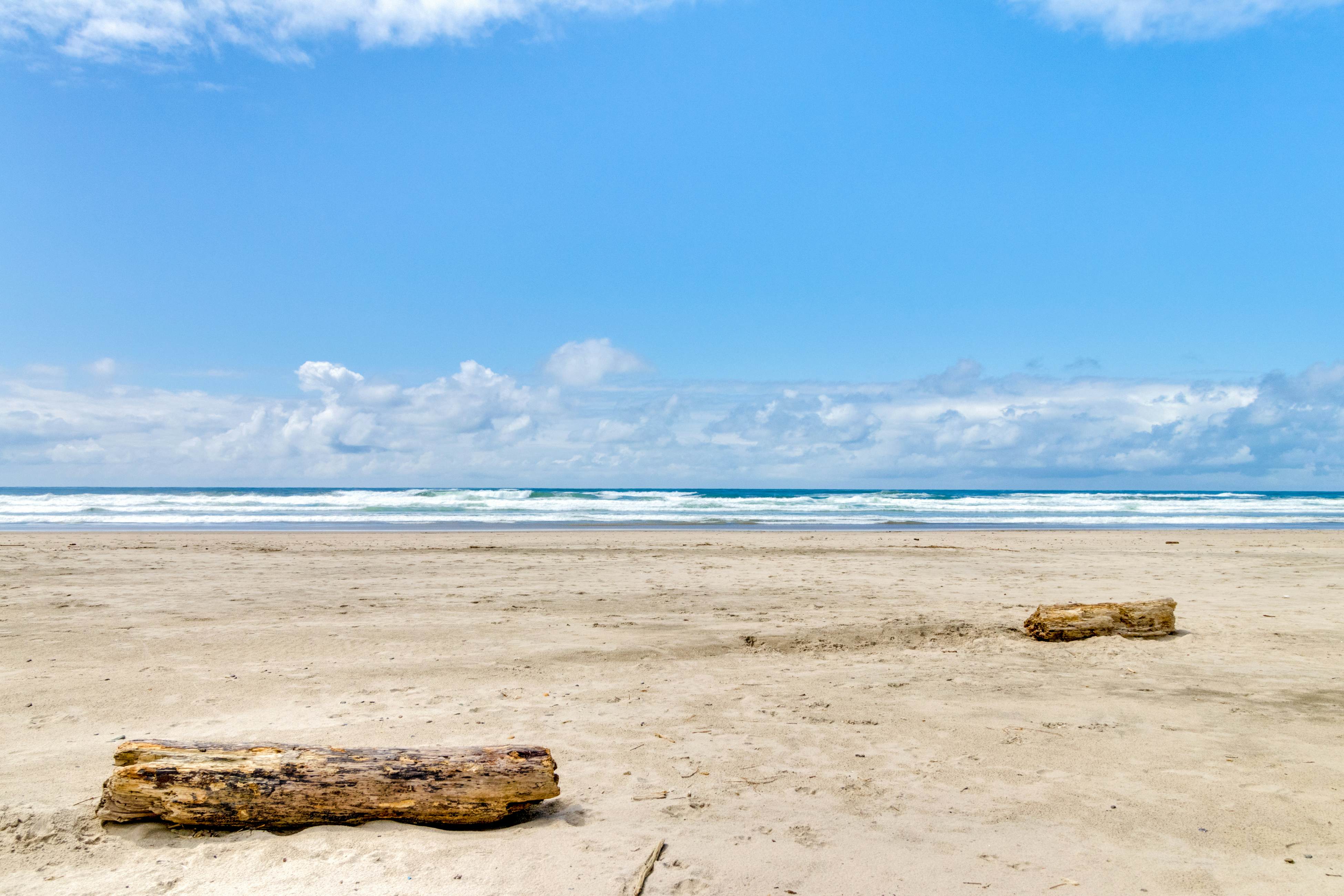 Gorgeous oceanfront condo with great views & beach access