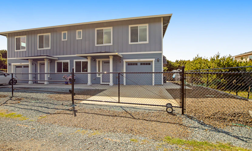 RJD Beachside Vacation Home B