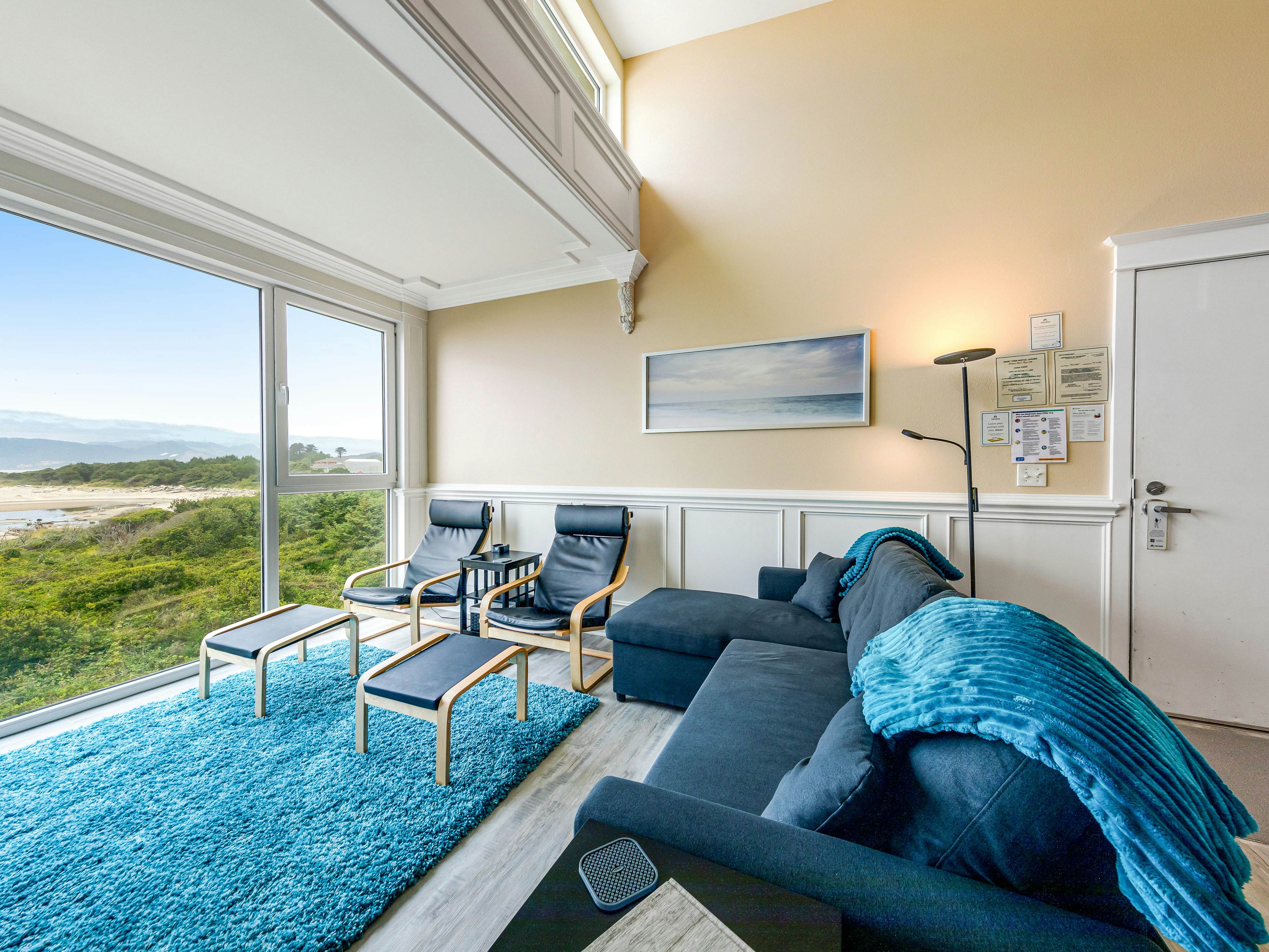 Elegant, oceanfront condo with deck & extraordinary views - dog-friendly