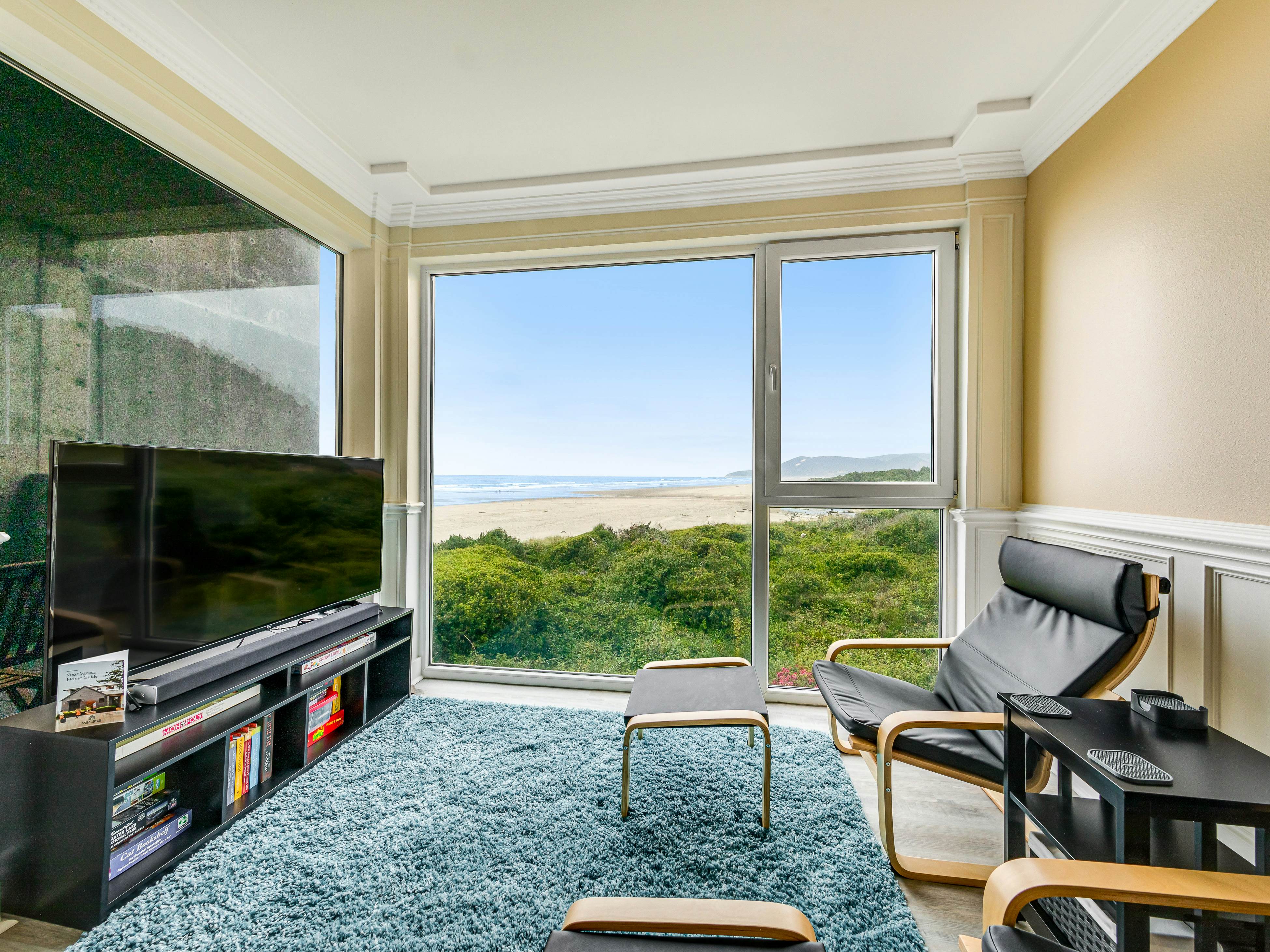 Elegant, oceanfront condo with deck & extraordinary views - dog-friendly