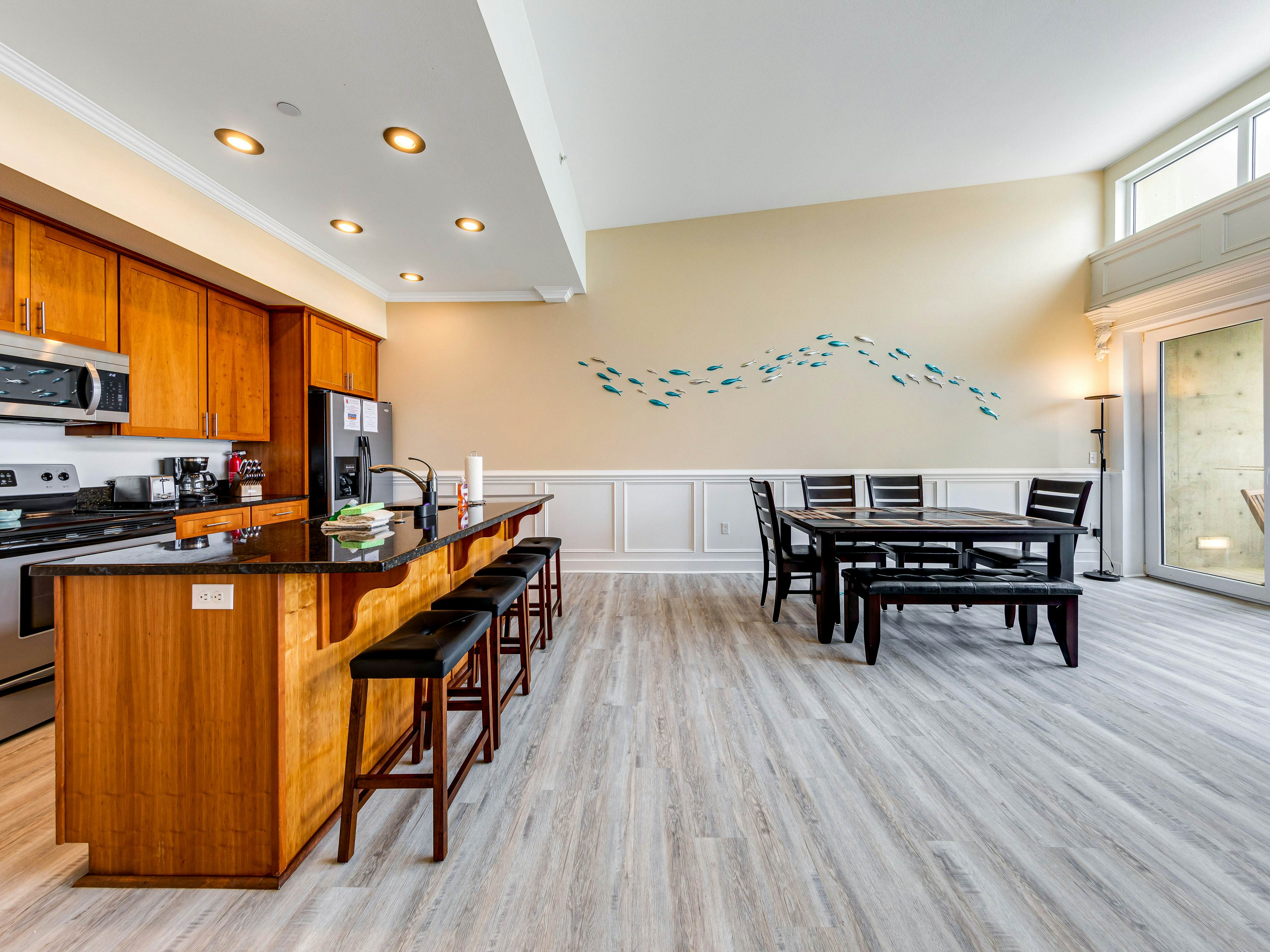 Elegant, oceanfront condo with deck & extraordinary views - dog-friendly