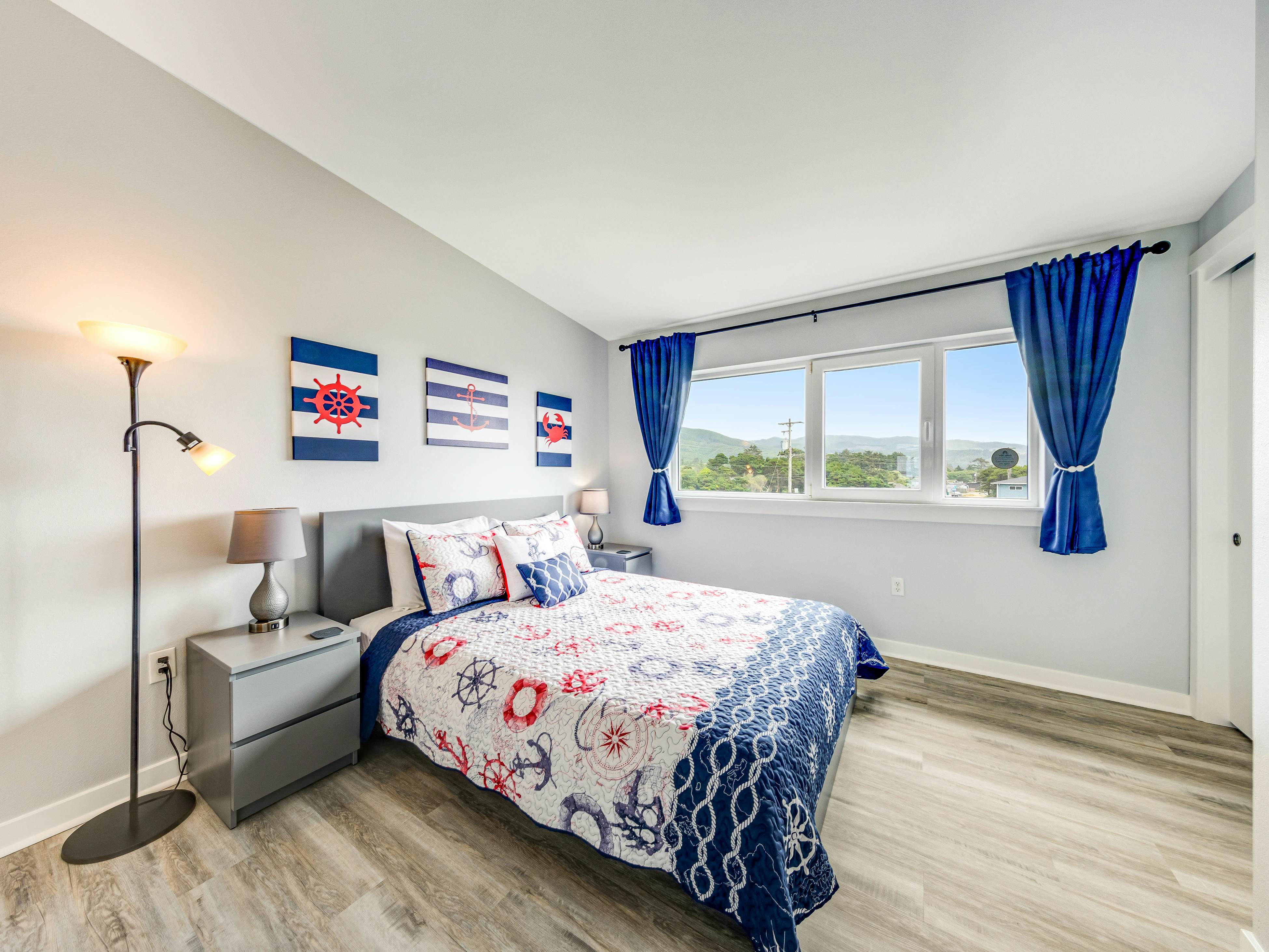 Elegant, oceanfront condo with deck & extraordinary views - dog-friendly