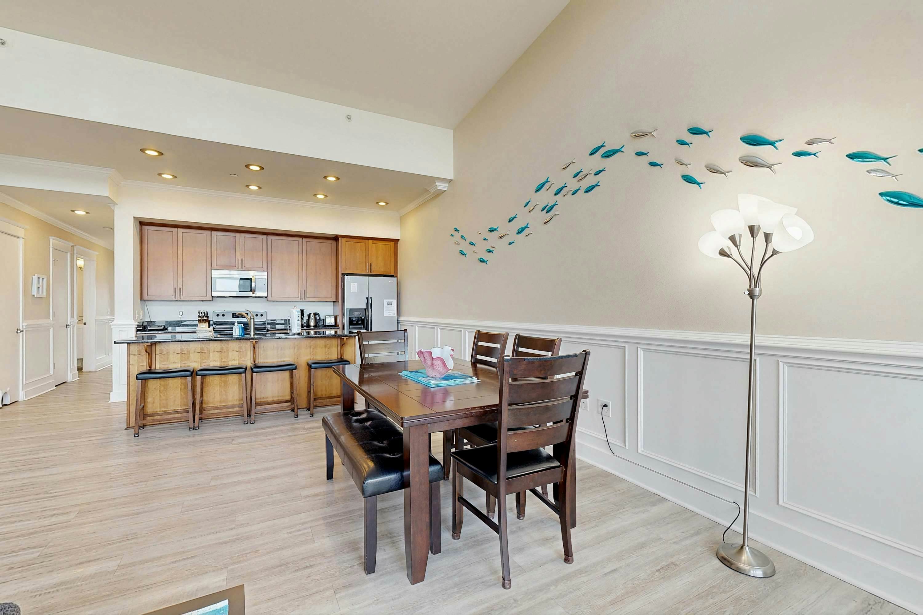 Elegant oceanfront condo with deck and extraordinary views dog friendly