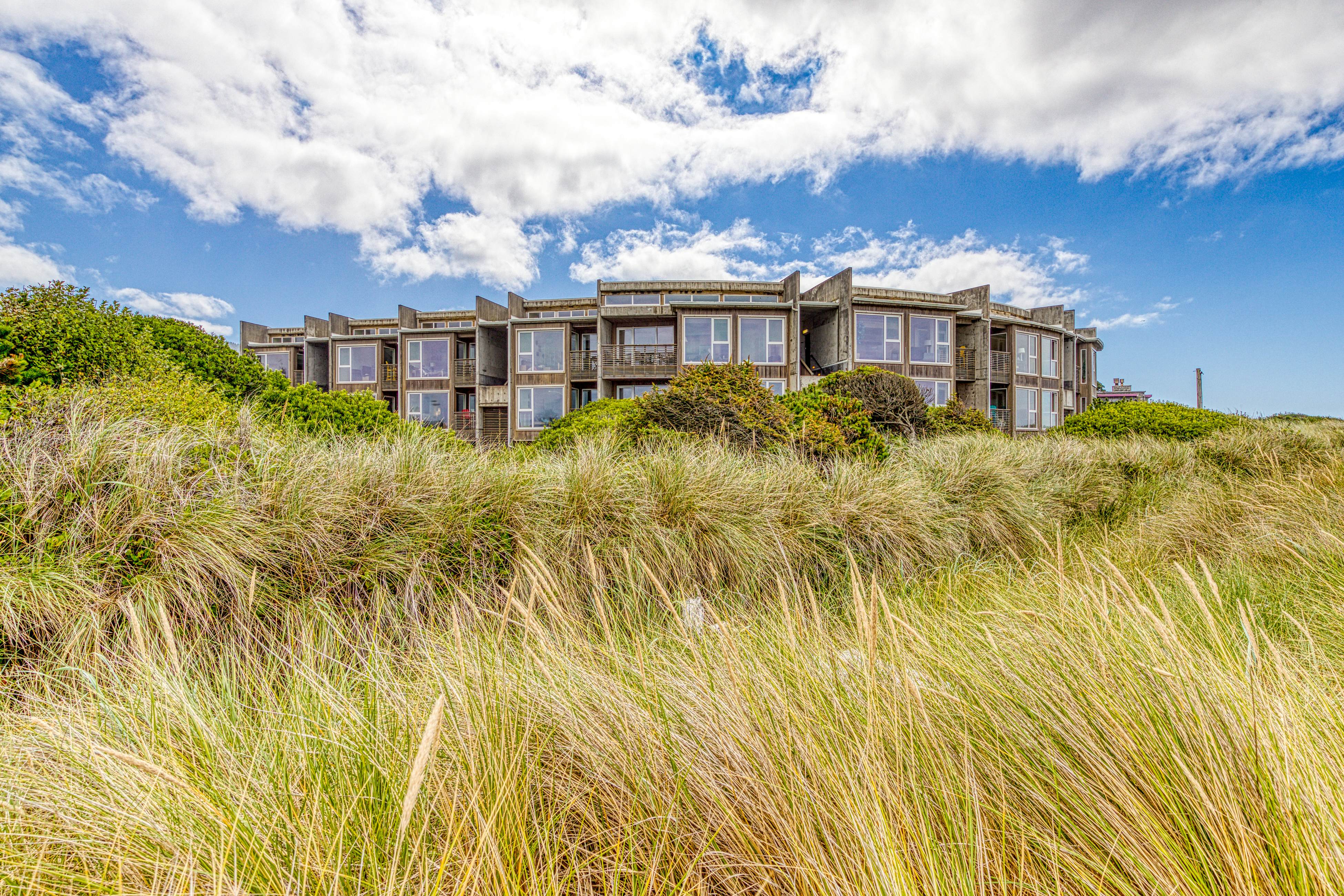 Modern Condo on the Beach with Spectacular Views