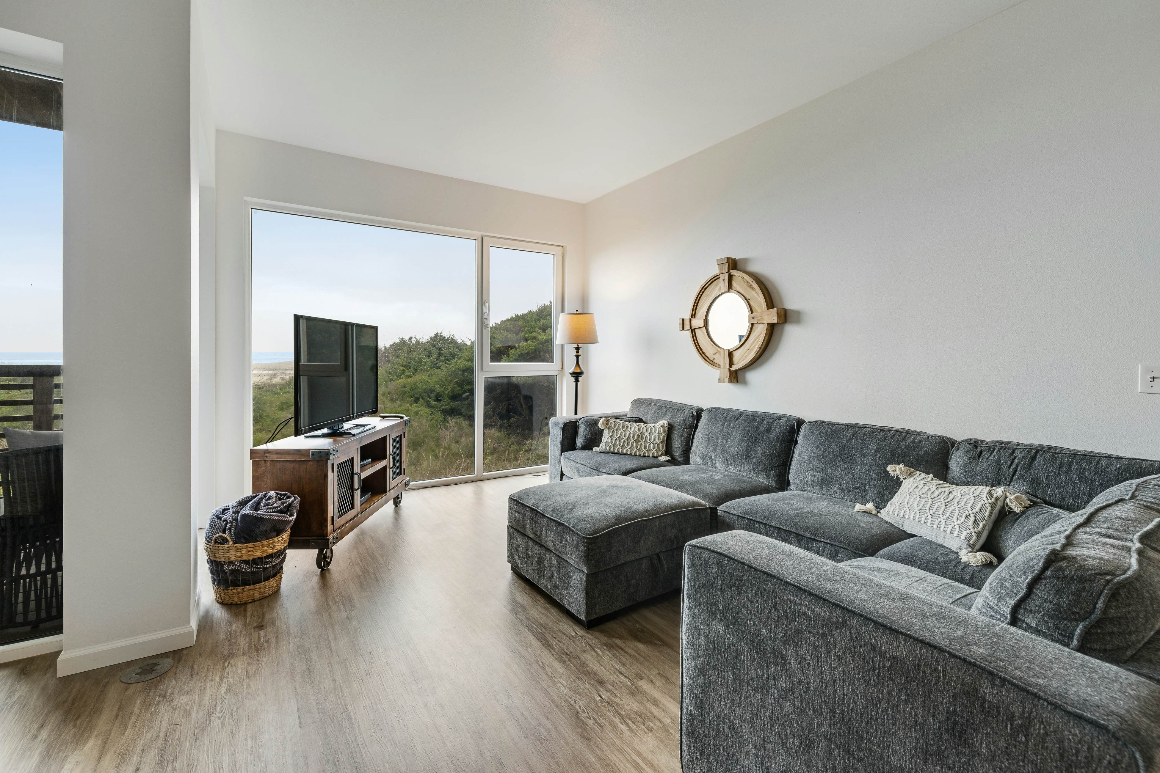 Modern Condo on the Beach with Spectacular Views