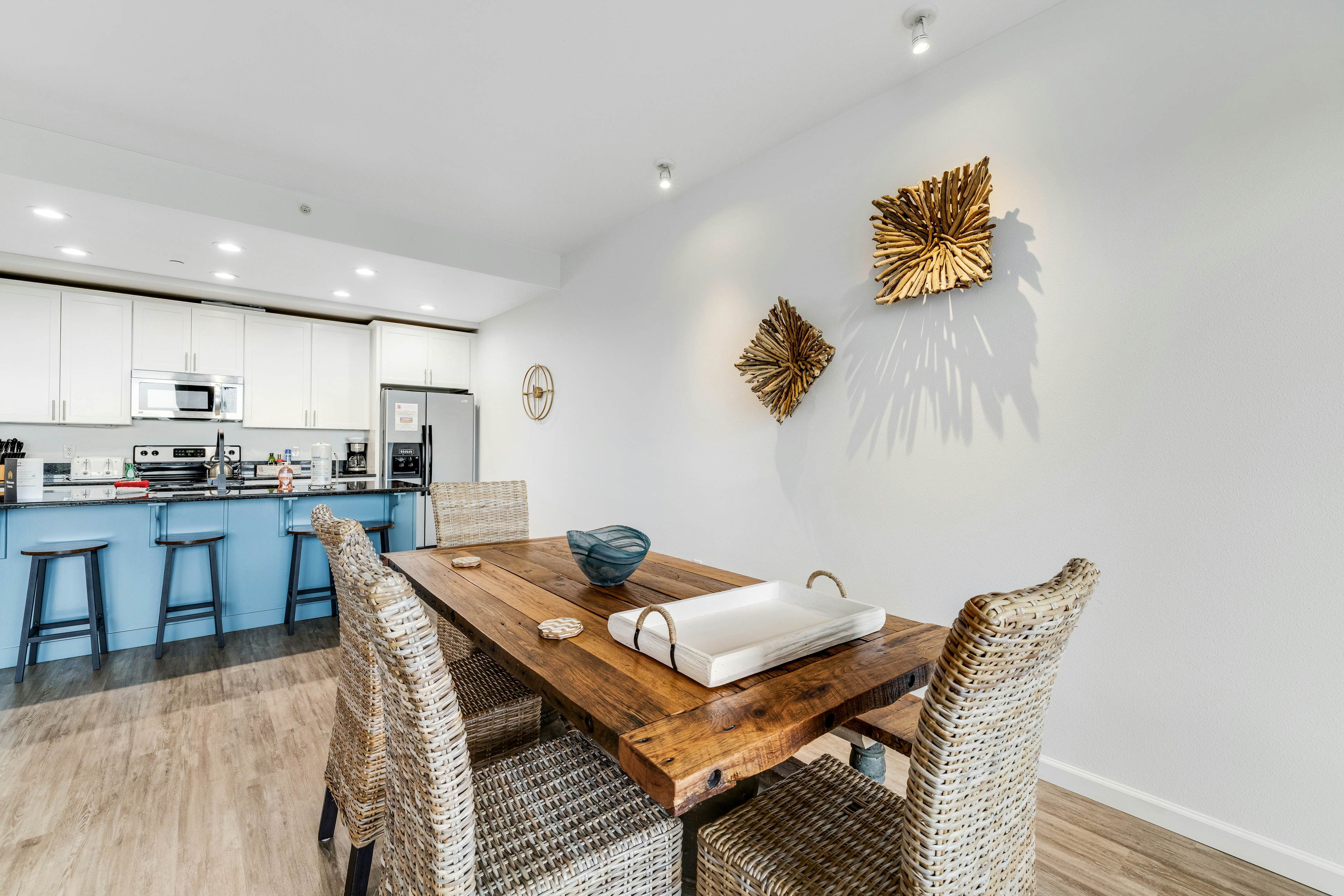 Modern Condo on the Beach with Spectacular Views