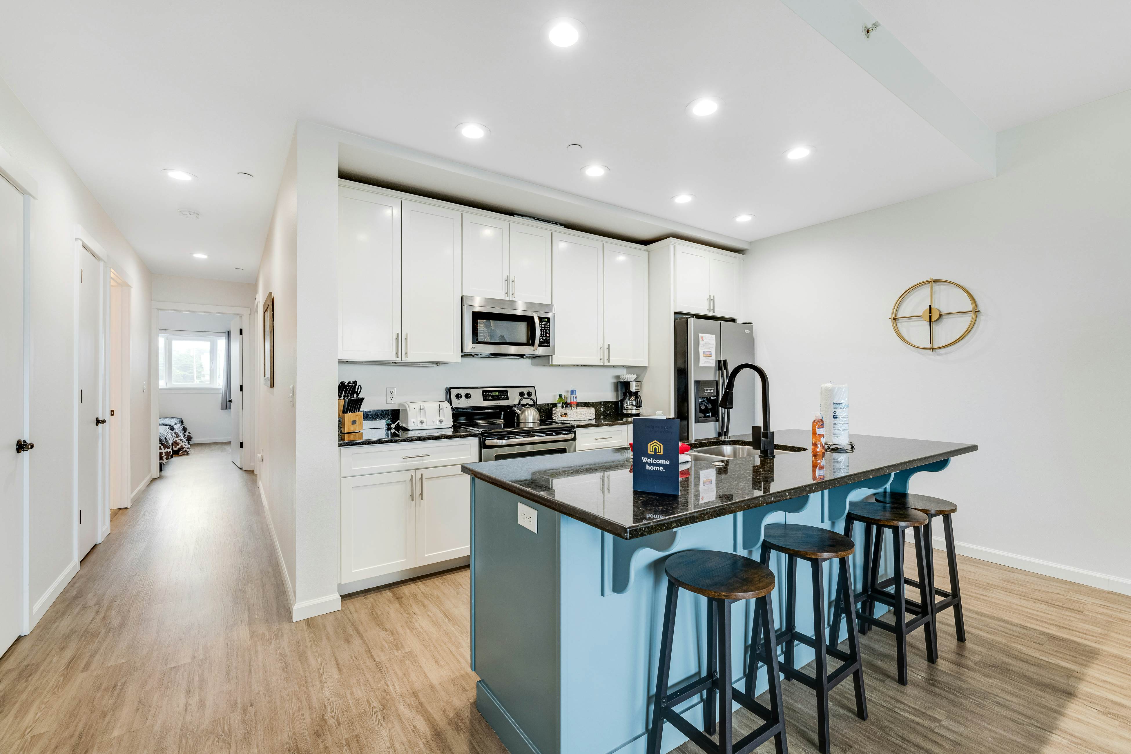 Modern Condo on the Beach with Spectacular Views