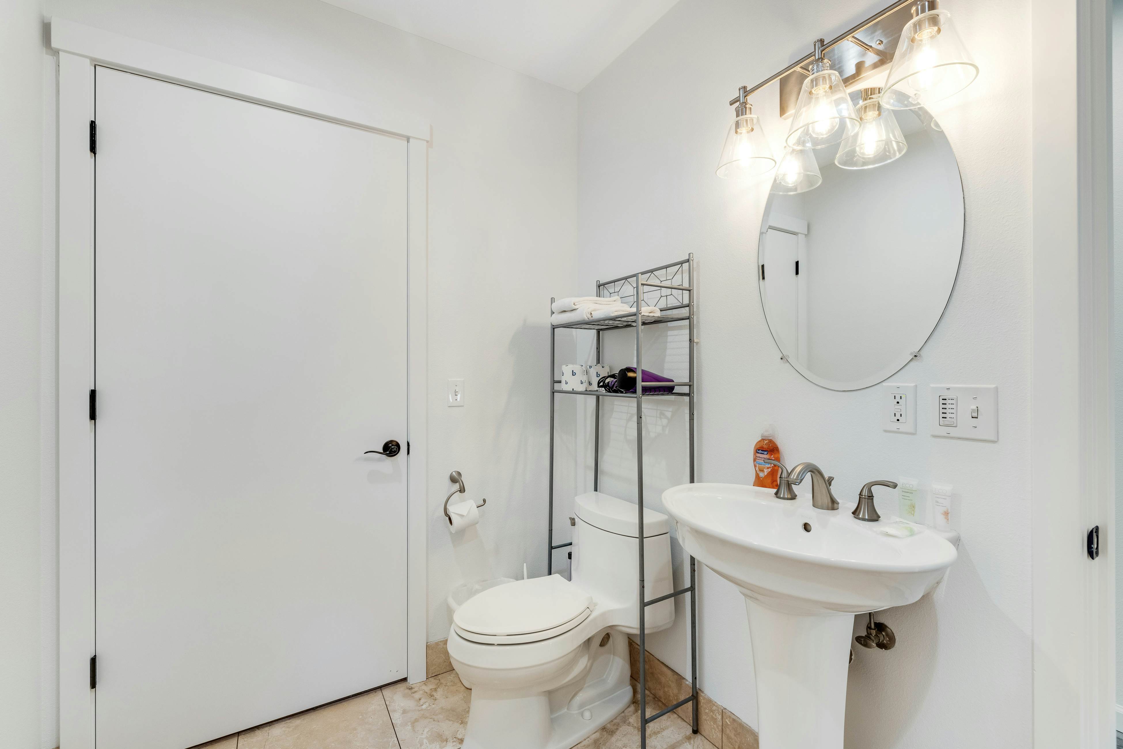 Modern Condo on the Beach with Spectacular Views