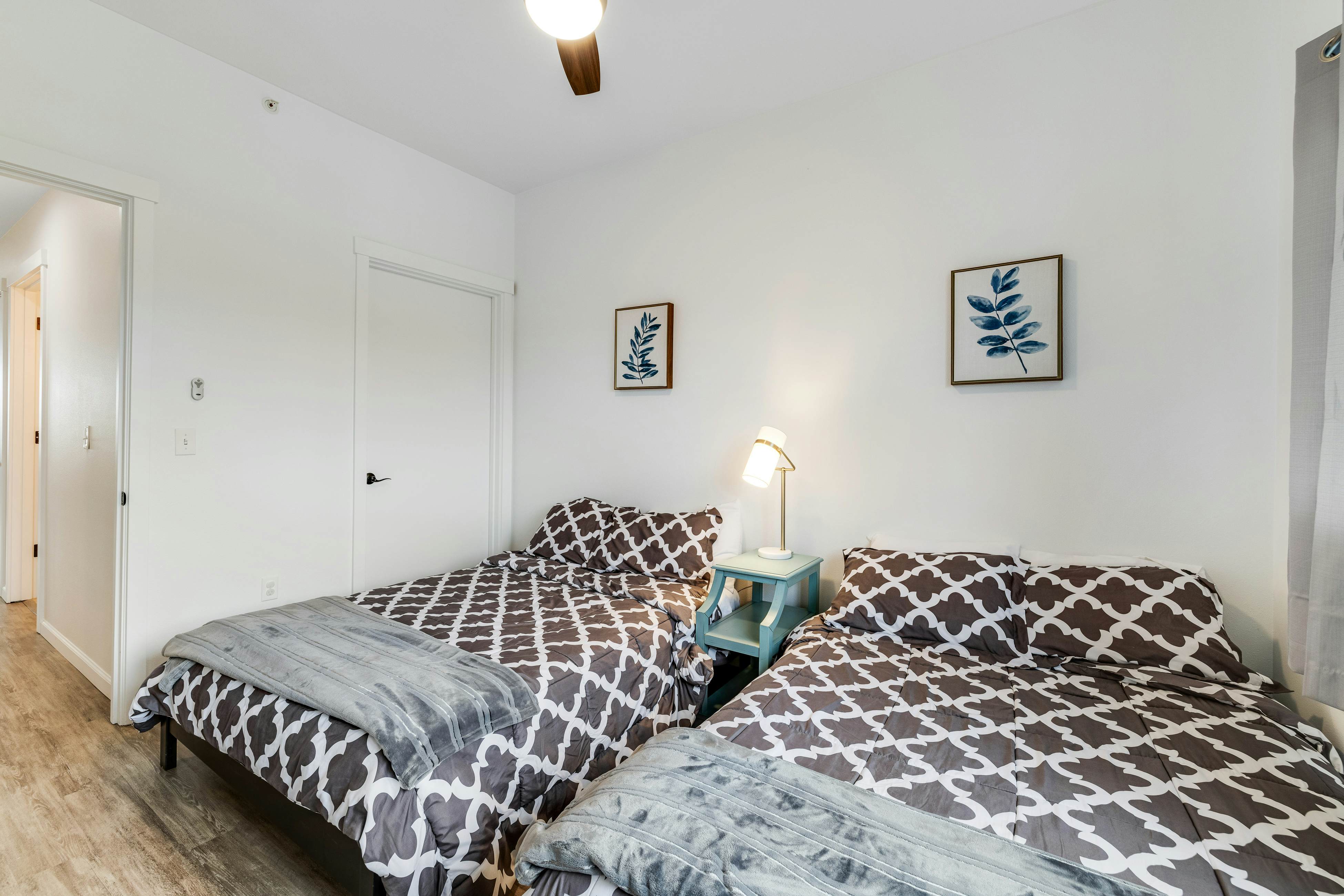 Modern Condo on the Beach with Spectacular Views