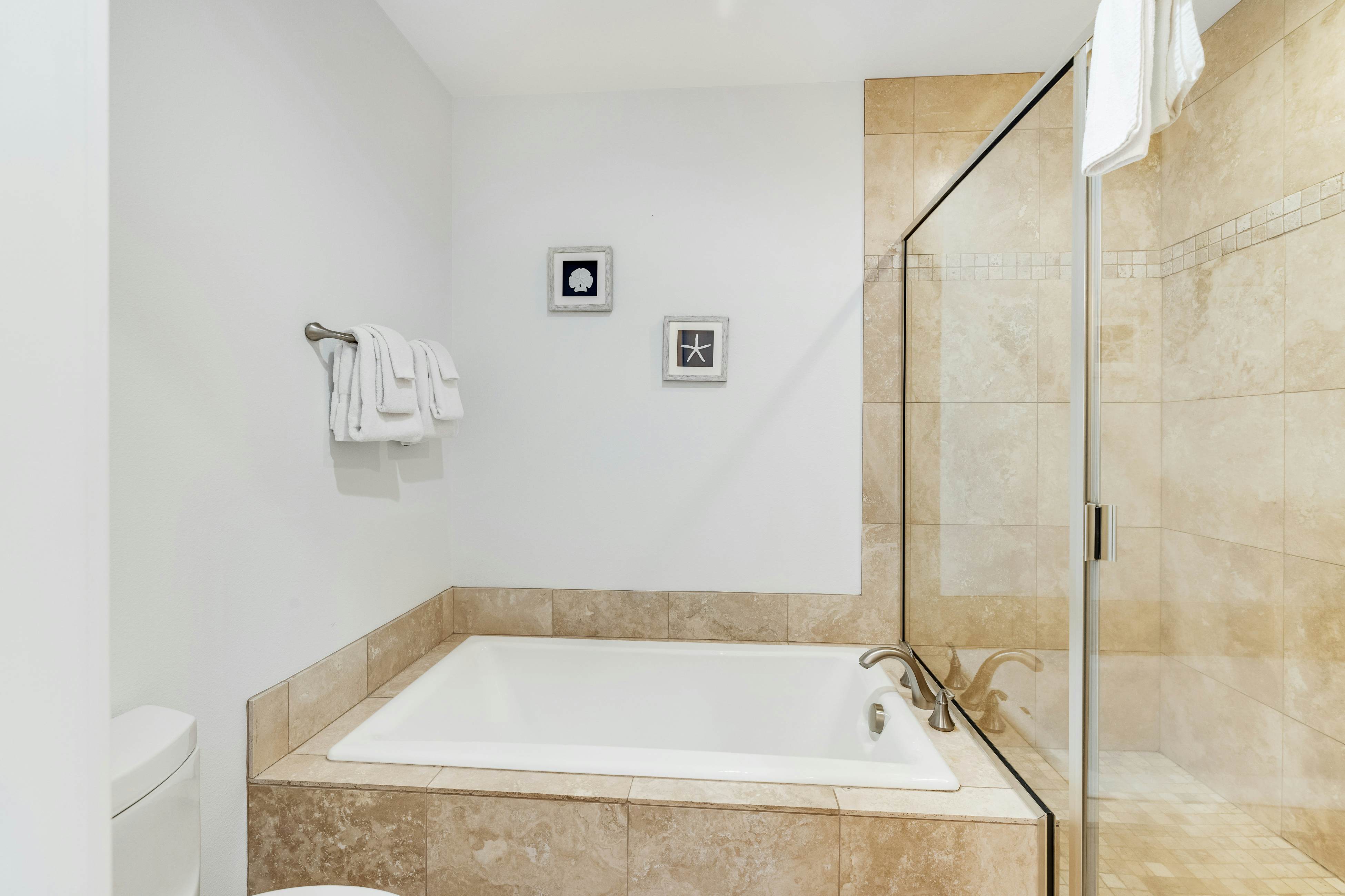 Modern Condo on the Beach with Spectacular Views