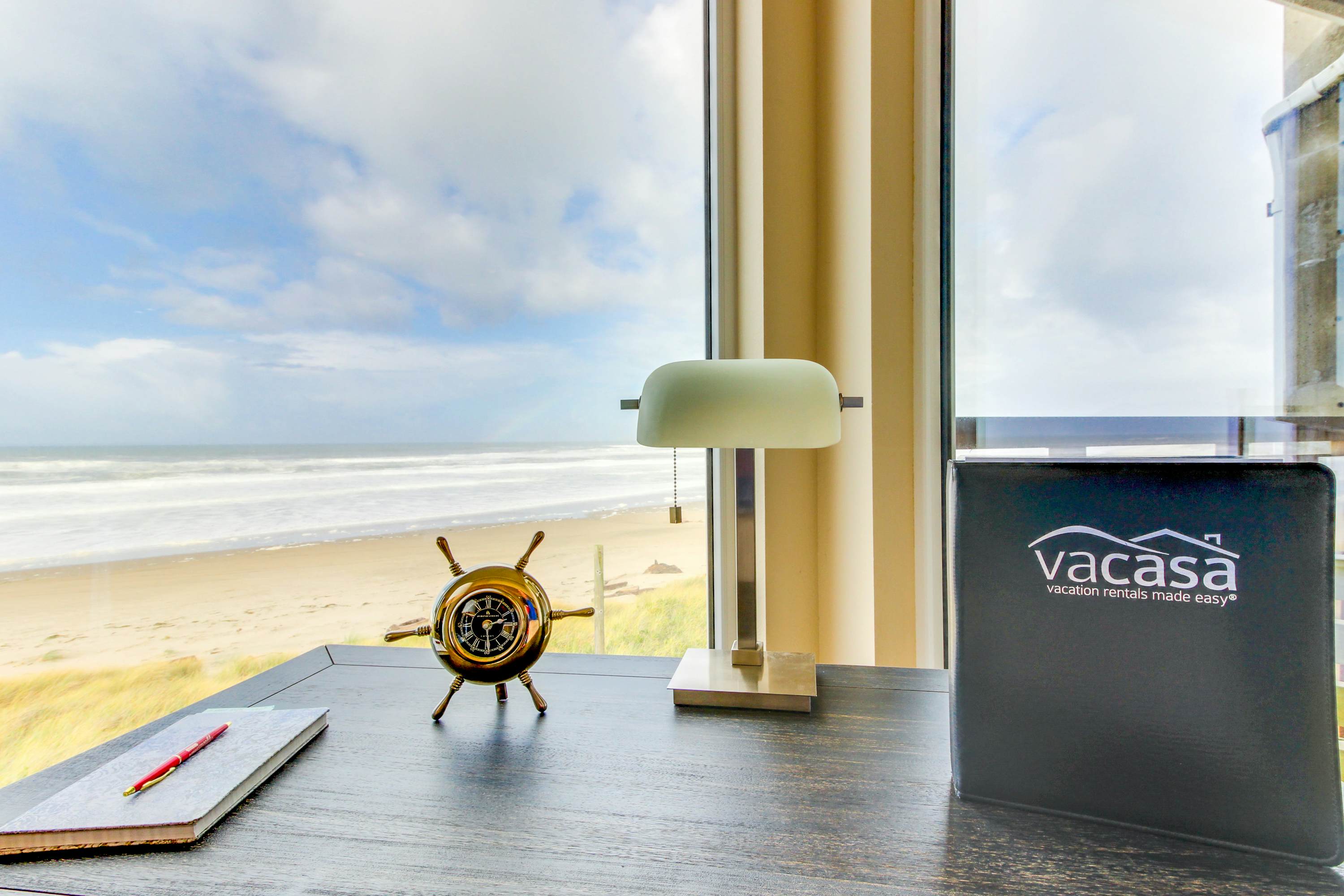 Contemporary oceanfront condo w/amazing views, dog-friendly