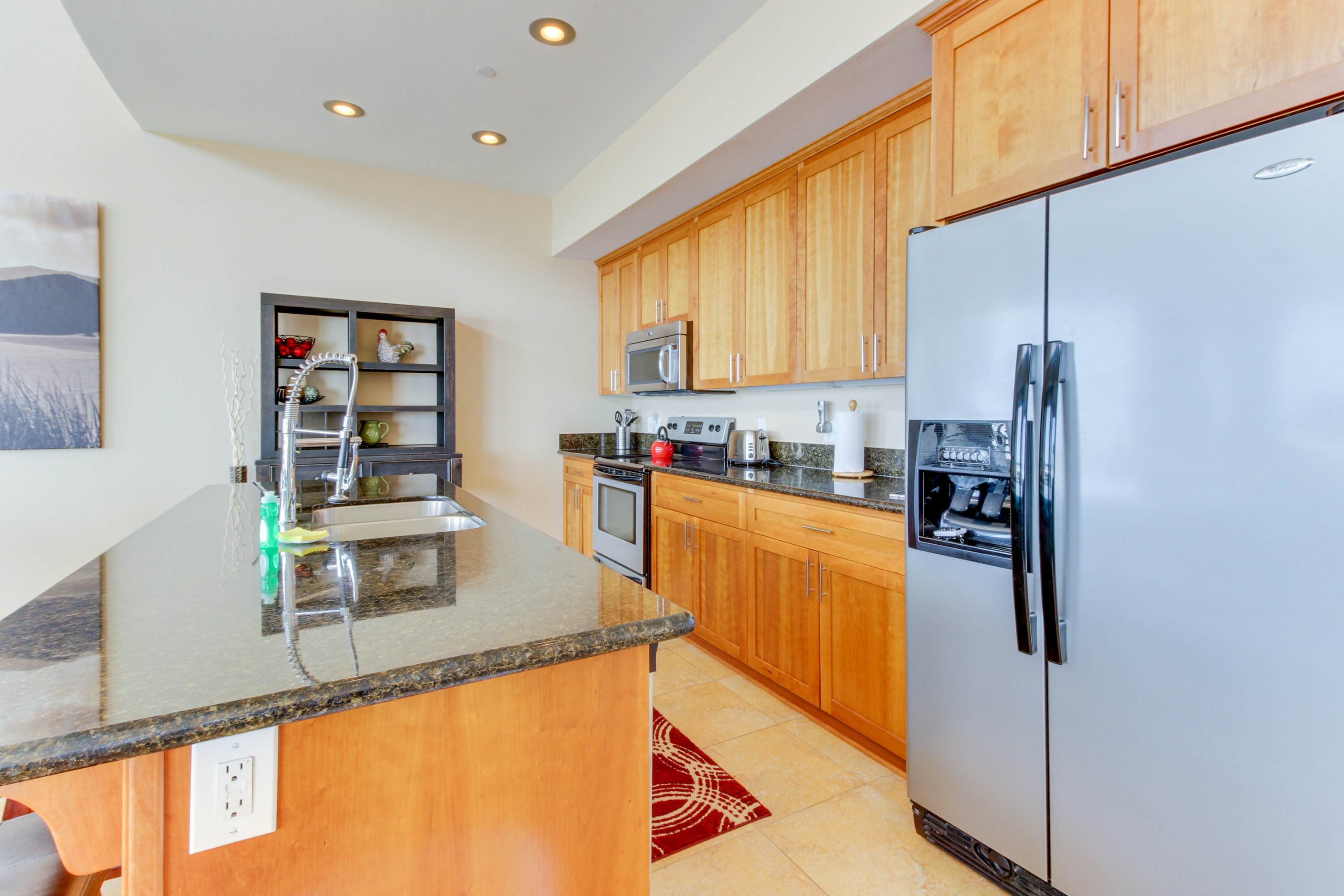 Contemporary oceanfront condo w/amazing views, dog-friendly