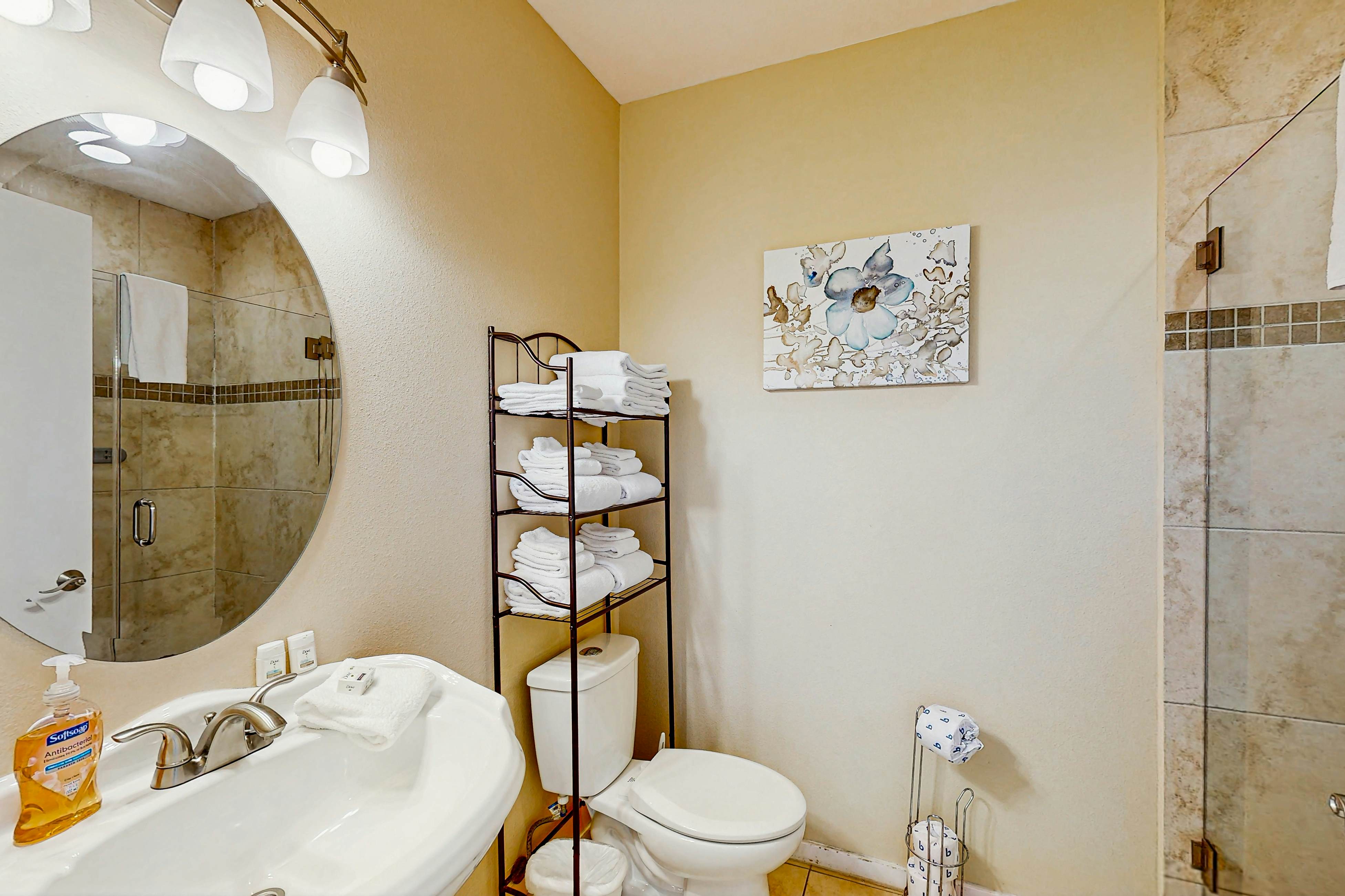 Modern Waterfront Condo - Right on the Pacific Ocean, Dogs Welcome