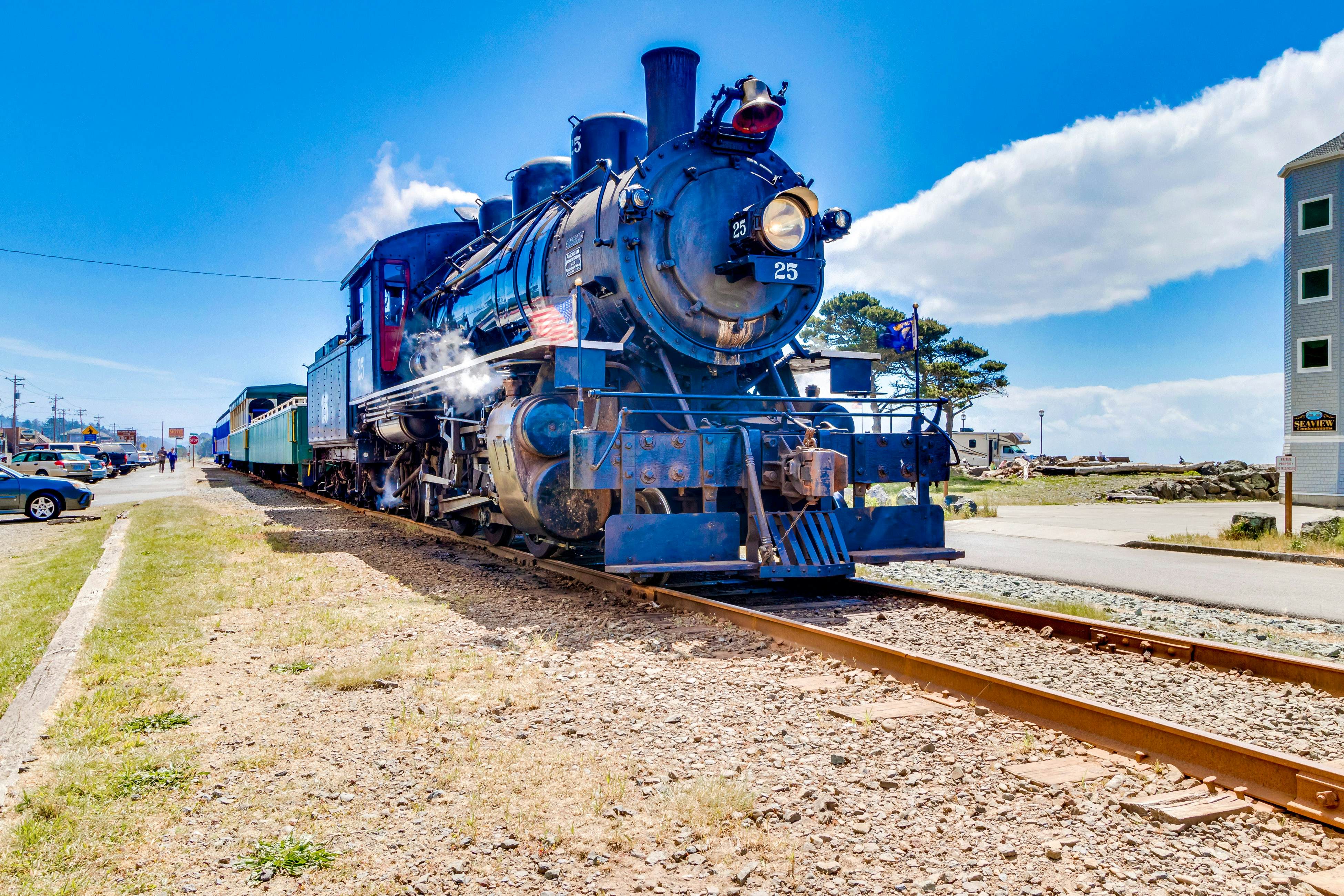 Modern Waterfront Condo - Right on the Pacific Ocean, Dogs Welcome