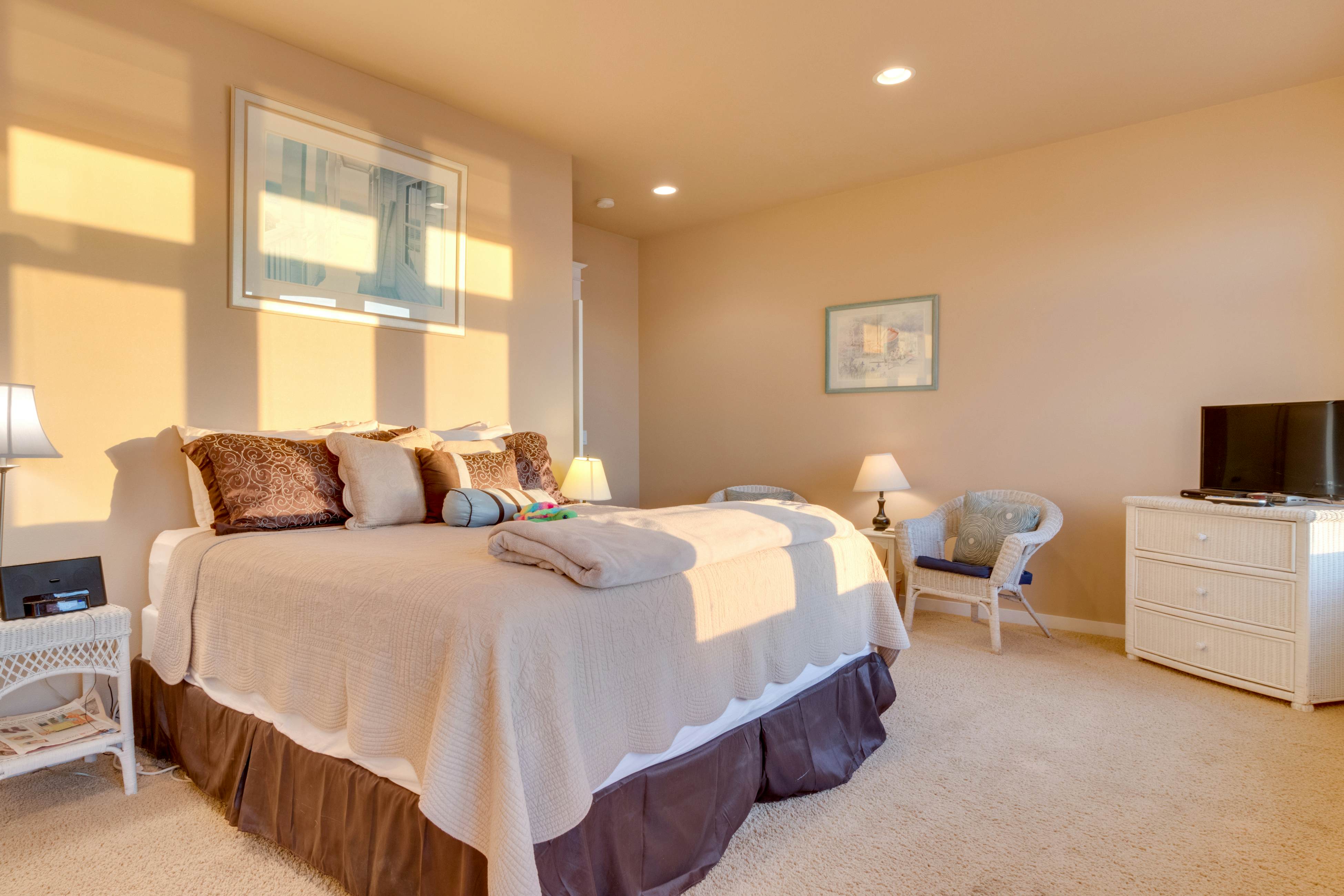 Dog-Friendly, Waterfront Bungalow Just Steps to the Sand and Waves