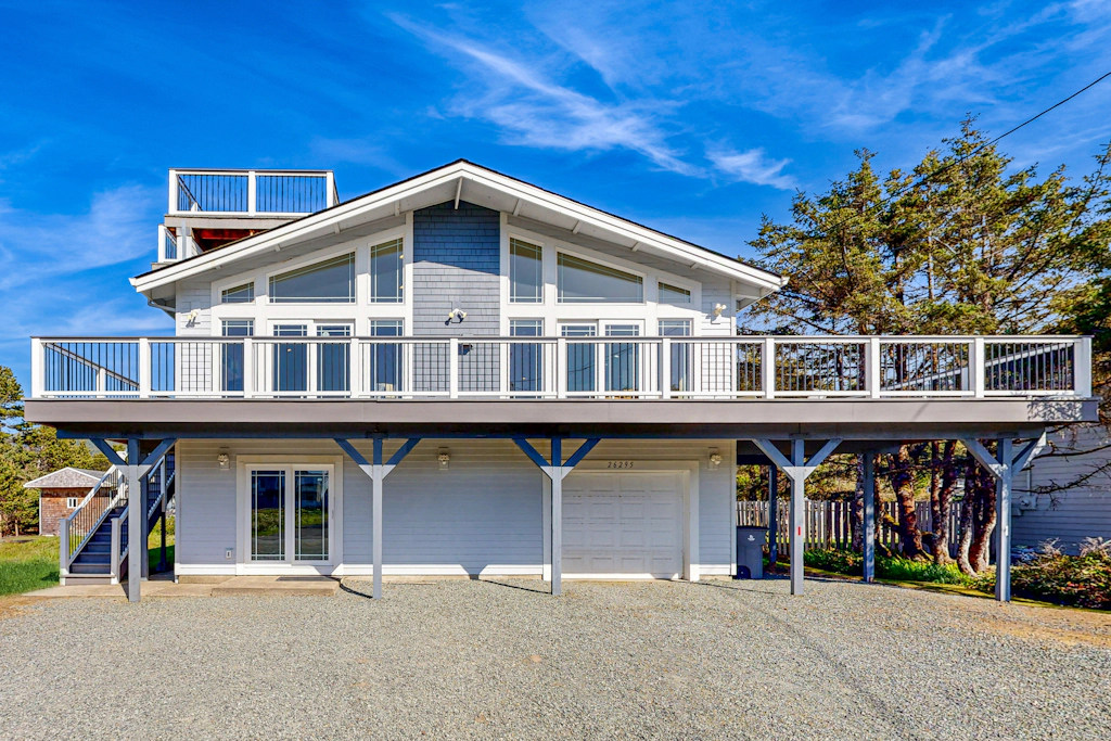 Ocean side home steps from sand dog friendly