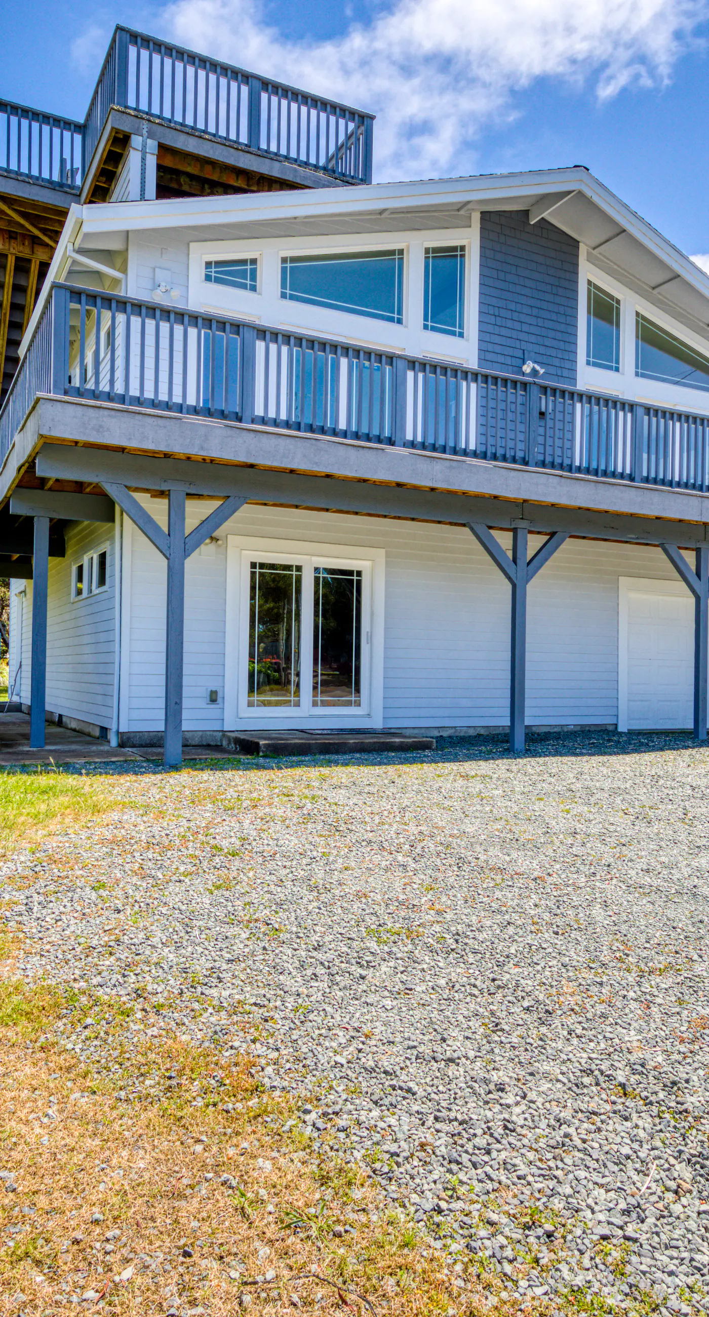 Ocean side home steps from sand dog friendly