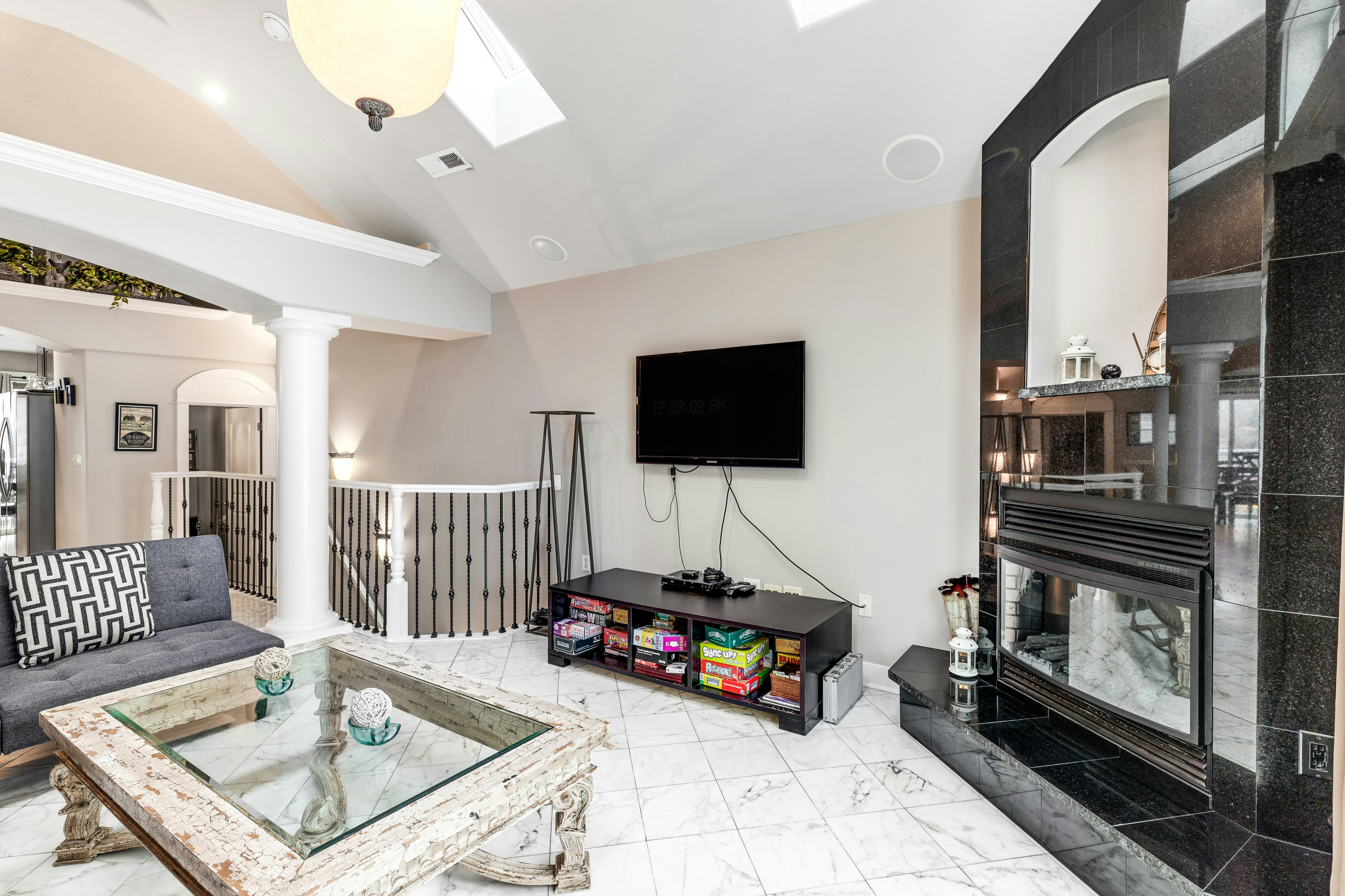 Oceanfront townhome with amazing views, decks, beach access, & updated kitchen