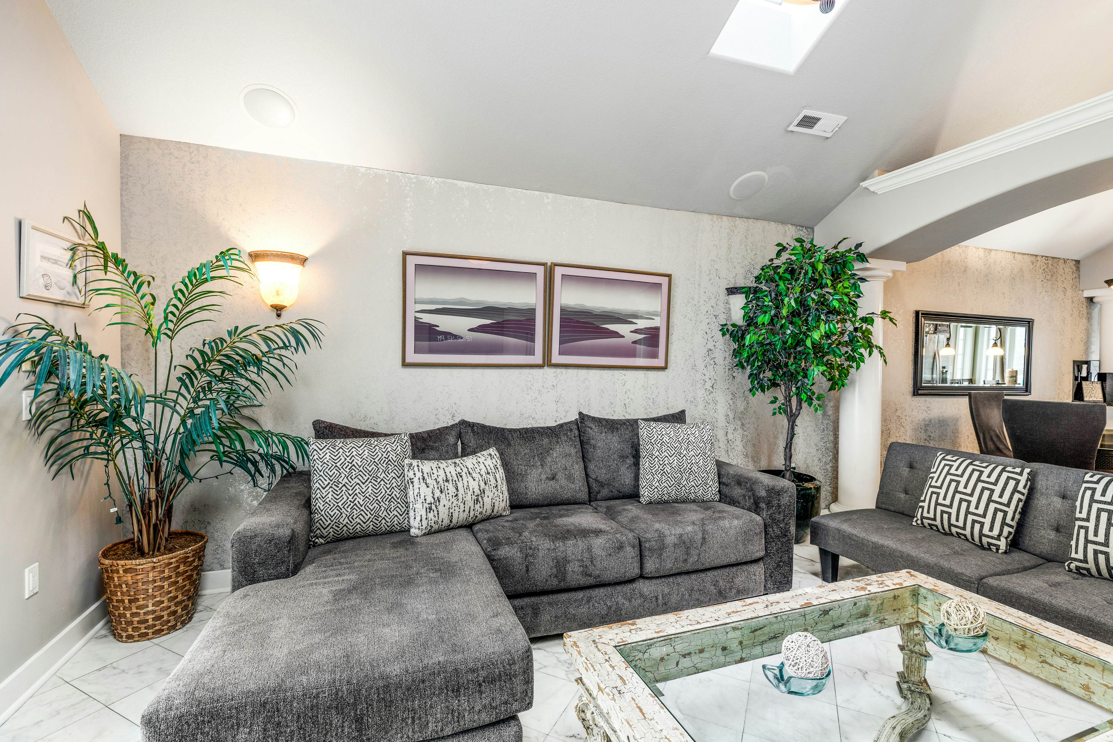 Oceanfront townhome with amazing views, decks, beach access, & updated kitchen