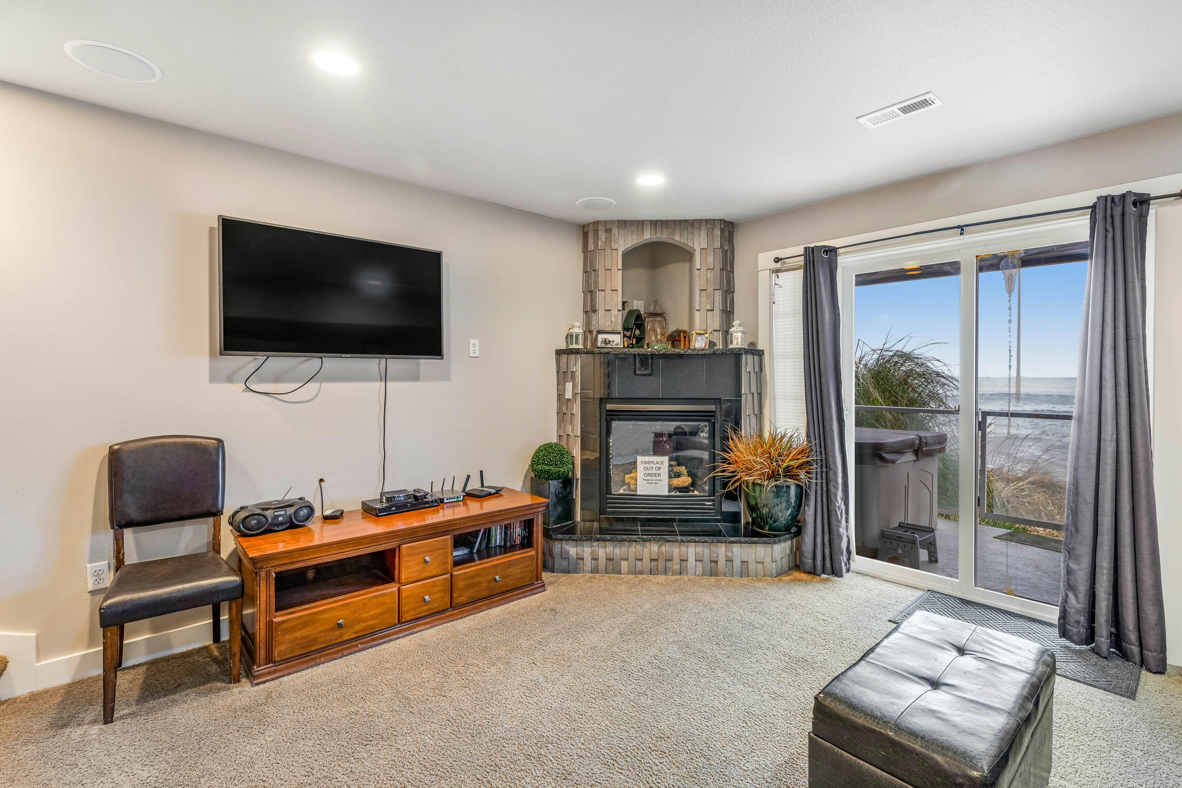 Oceanfront townhome with amazing views, decks, beach access, & updated kitchen