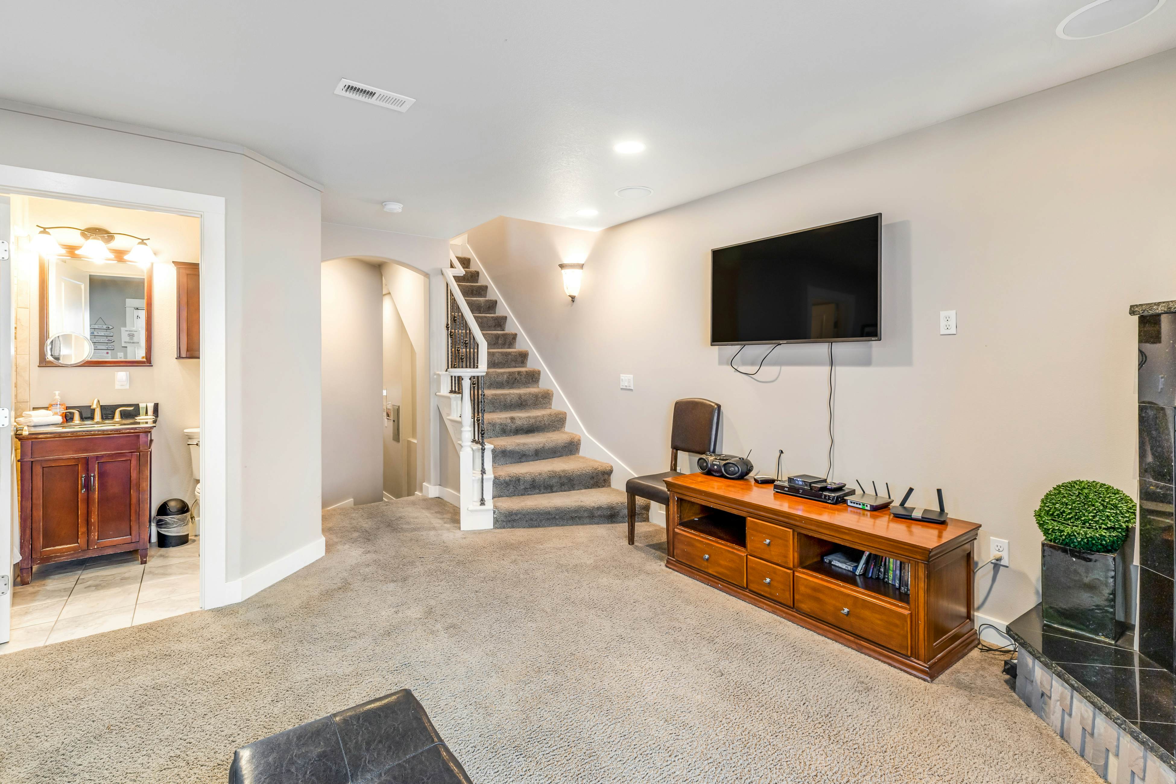 Oceanfront townhome with amazing views, decks, beach access, & updated kitchen