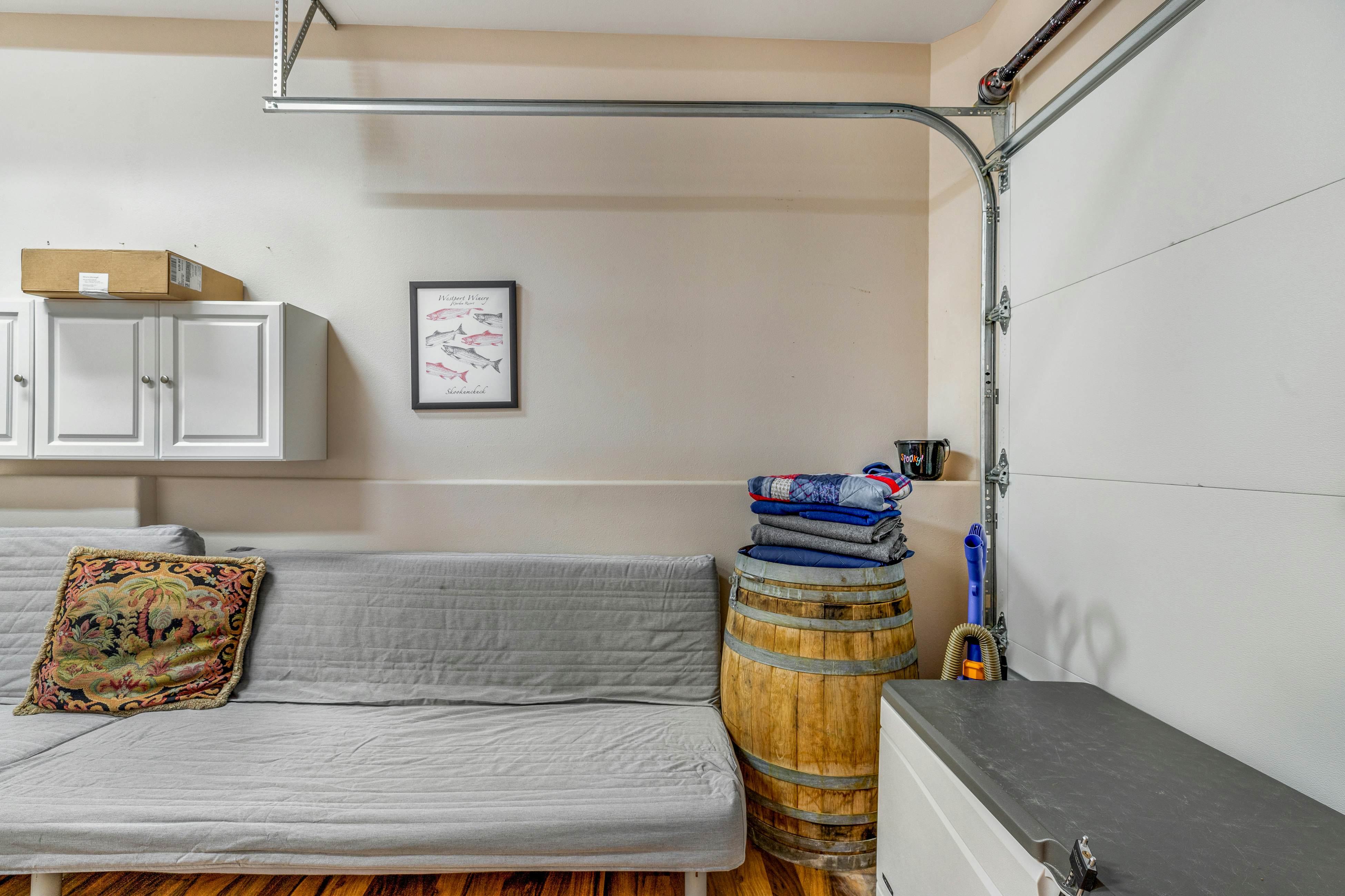 Oceanfront townhome with amazing views, decks, beach access, & updated kitchen