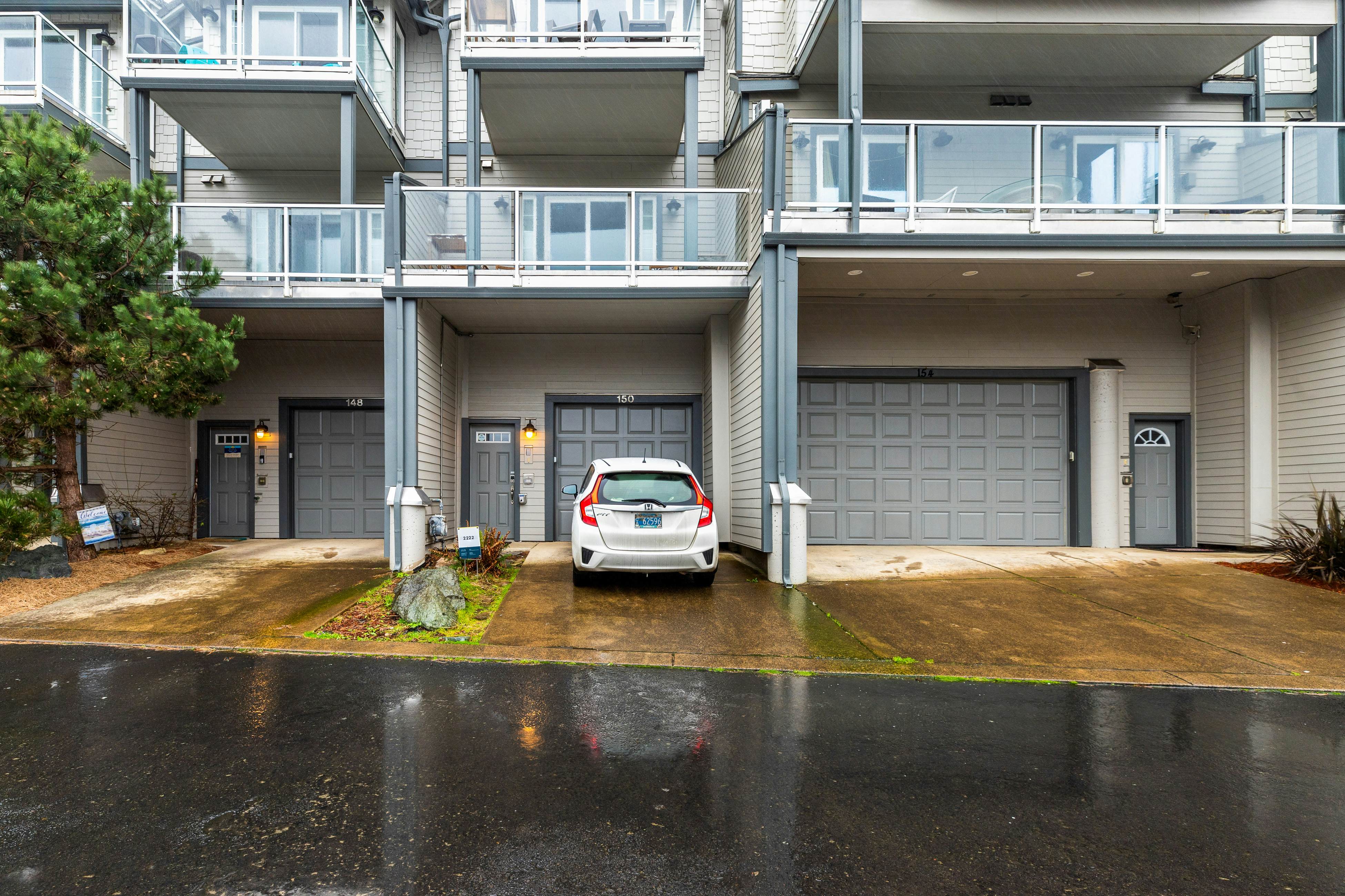 Oceanfront townhome with amazing views, decks, beach access, & updated kitchen