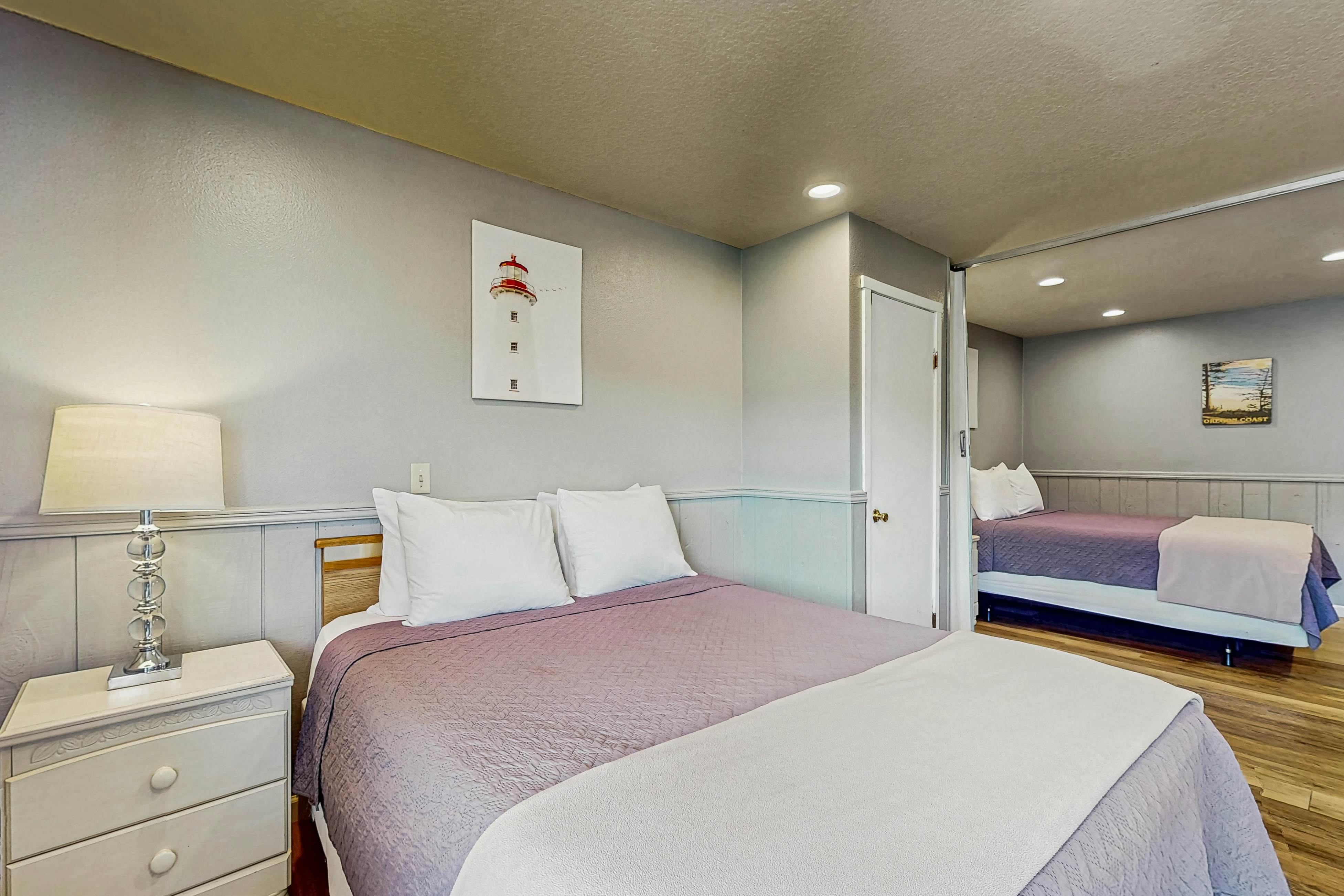 Charming Dog-Friendly Room w/ Kitchenette Near the Beach & Downtown