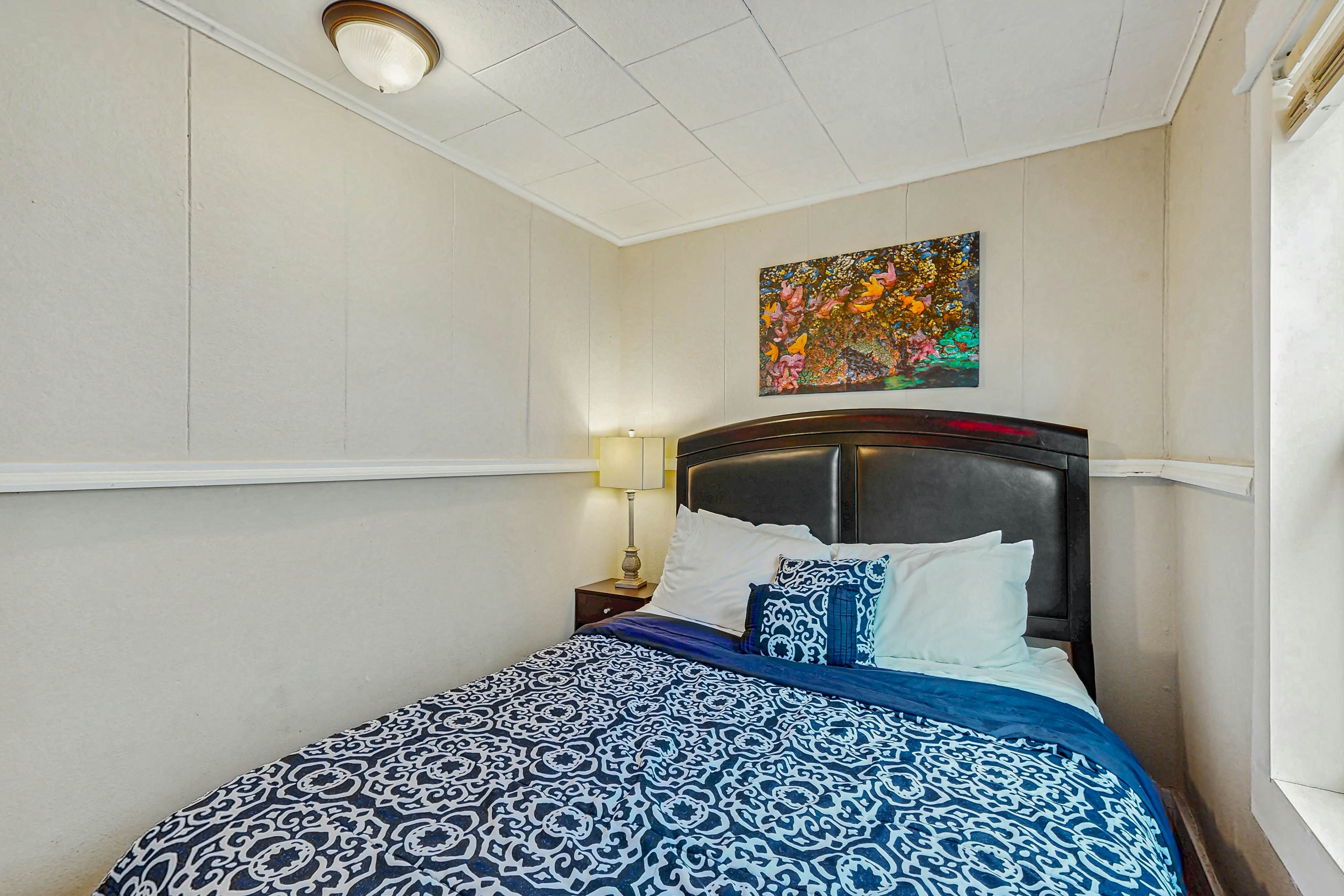 Dog-Friendly Coastal Cottage Minutes from Downtown & One Block to Beach